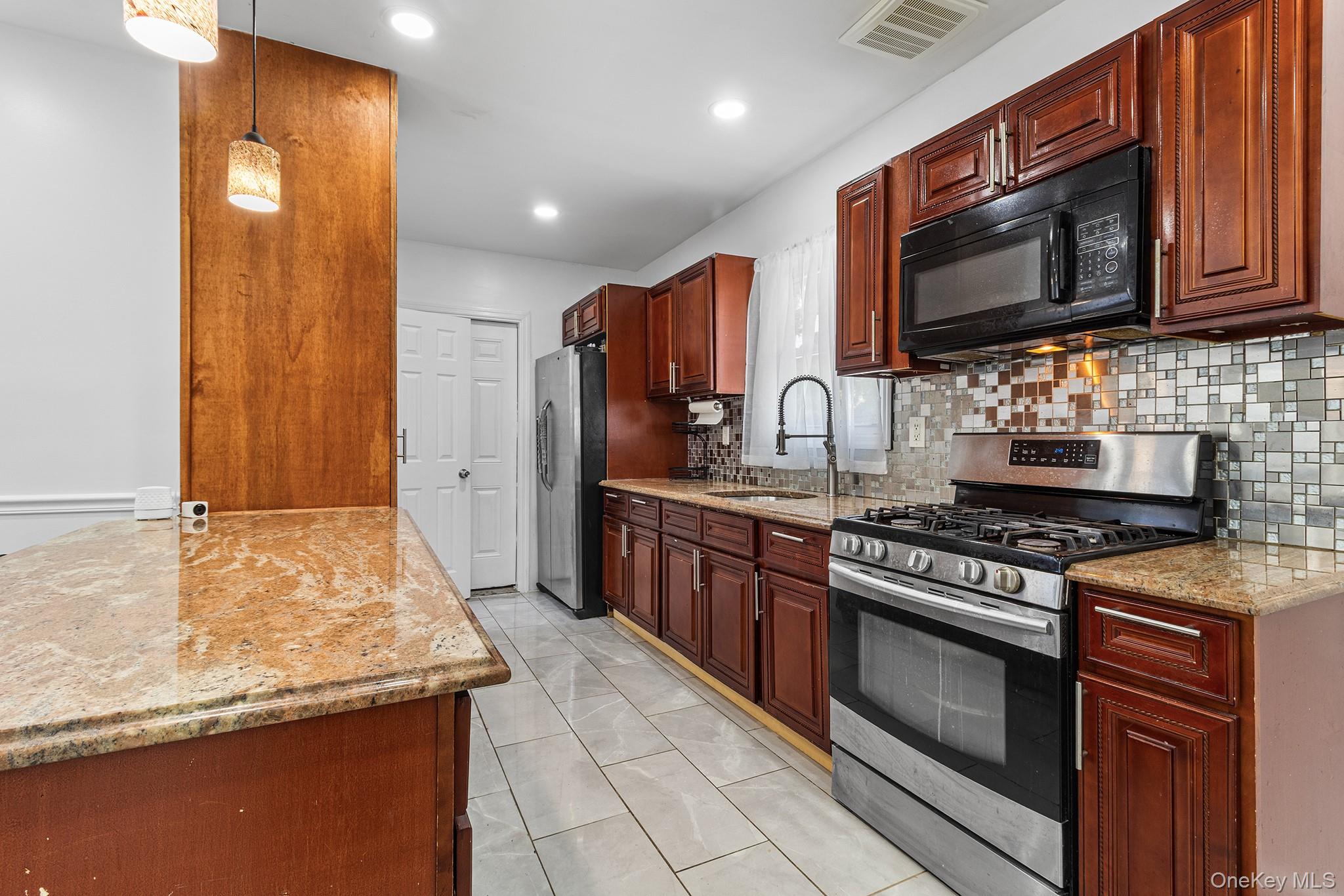 129 Lawson Street Property Photo 10