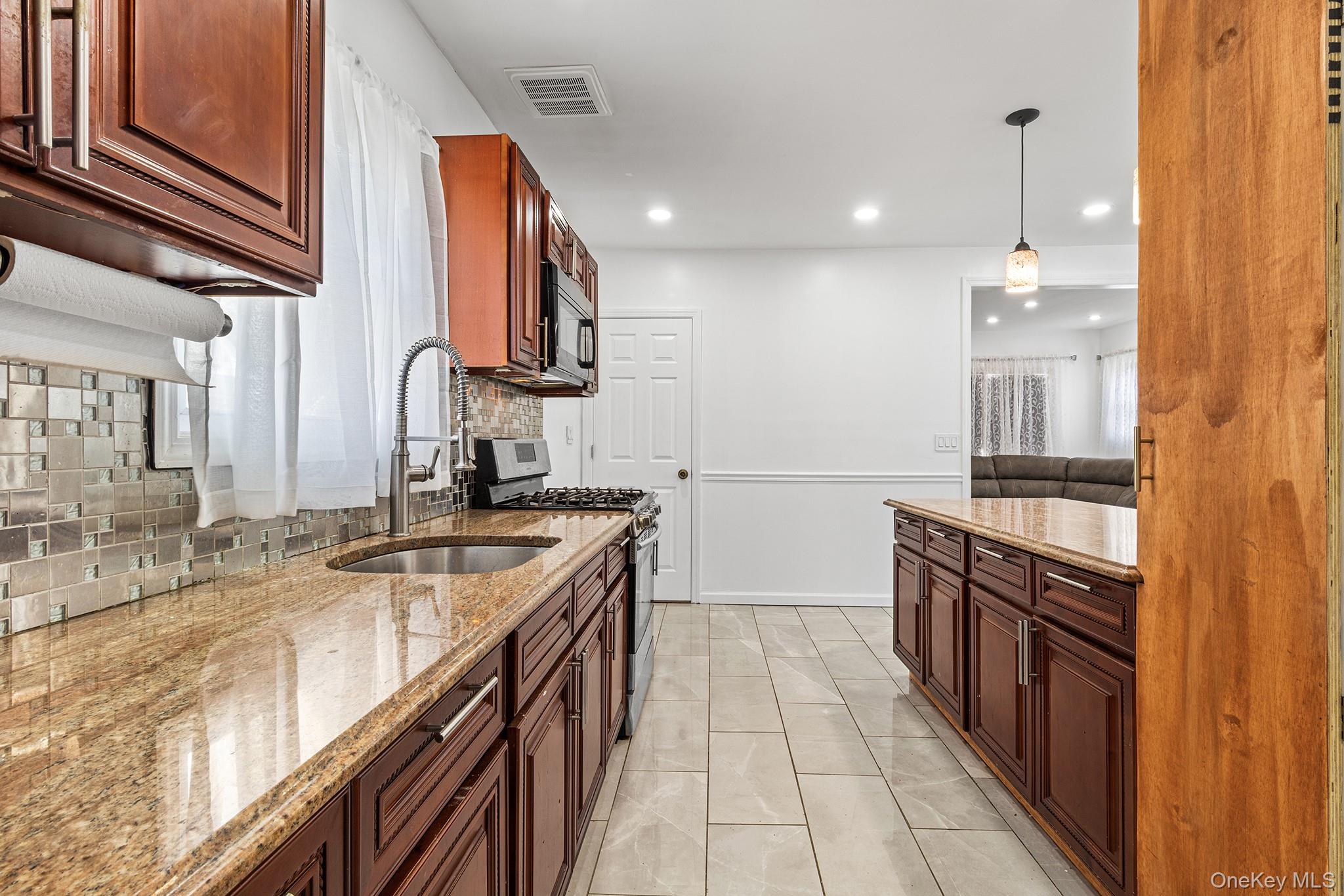 129 Lawson Street Property Photo 12