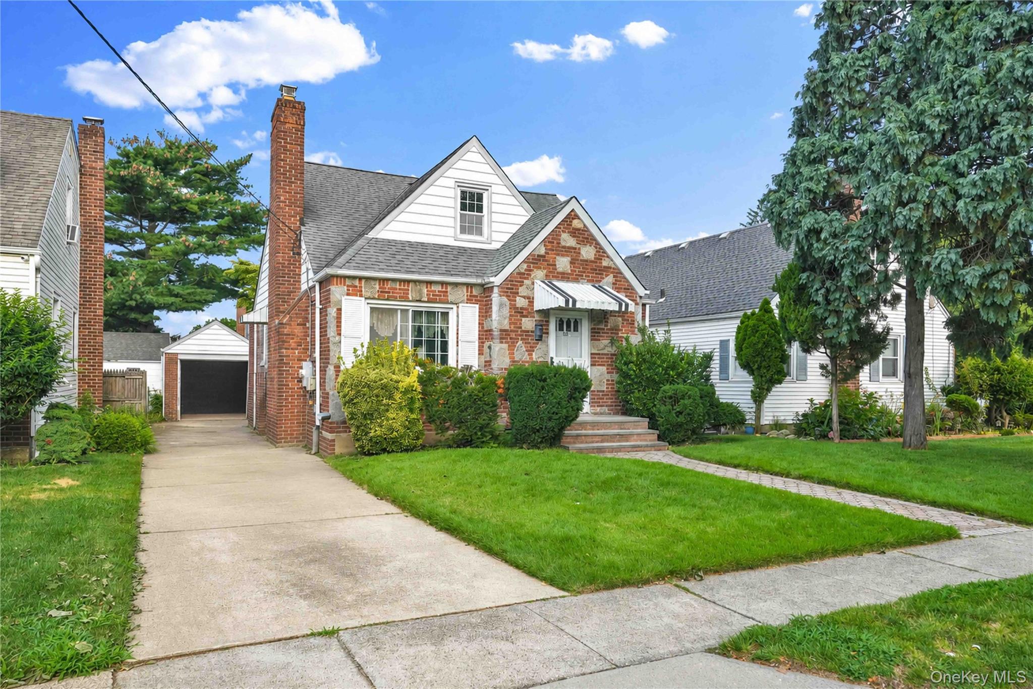 35 Mayfair Avenue Property Photo 1