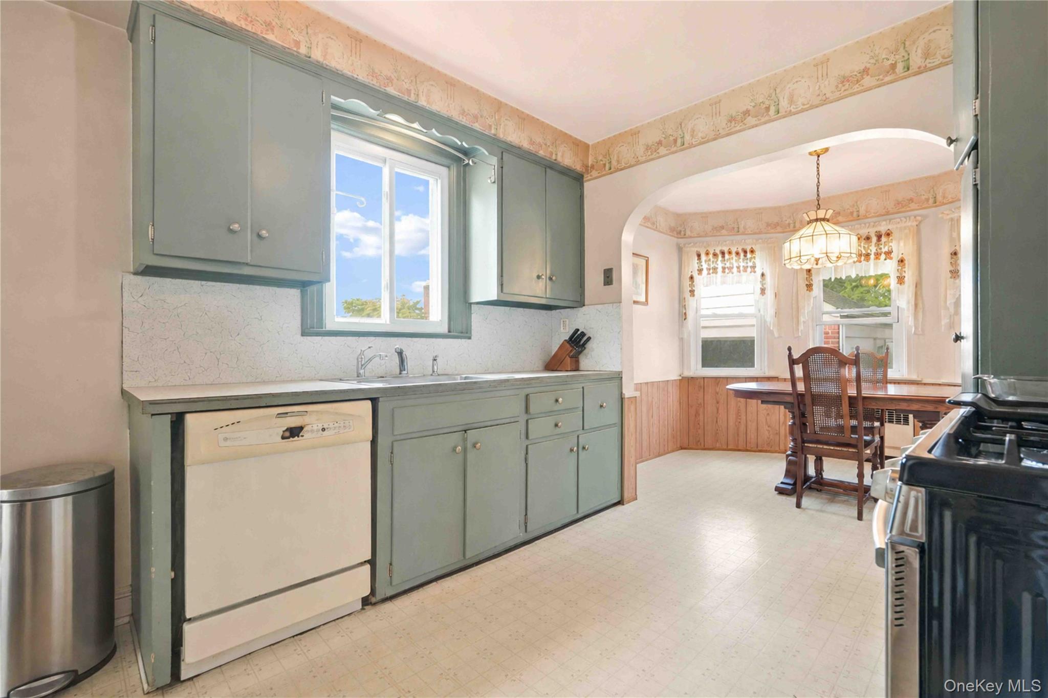 35 Mayfair Avenue Property Photo 2