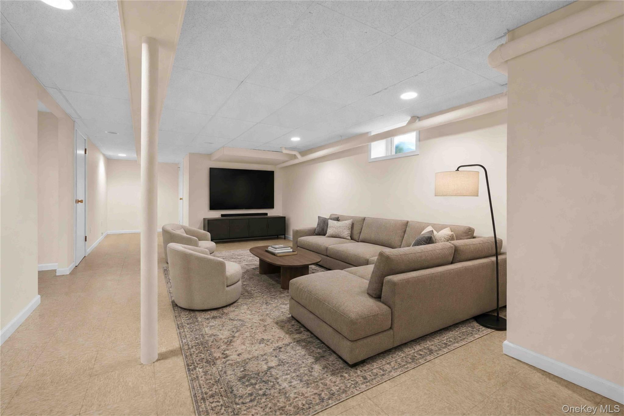35 Mayfair Avenue Property Photo 13