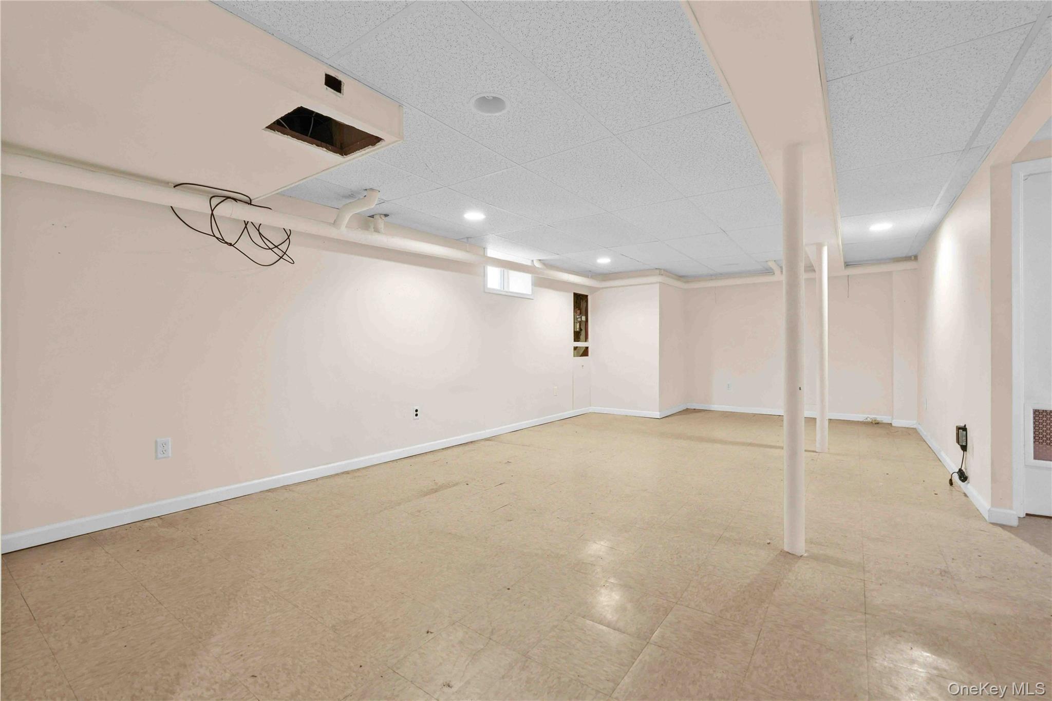 35 Mayfair Avenue Property Photo 15