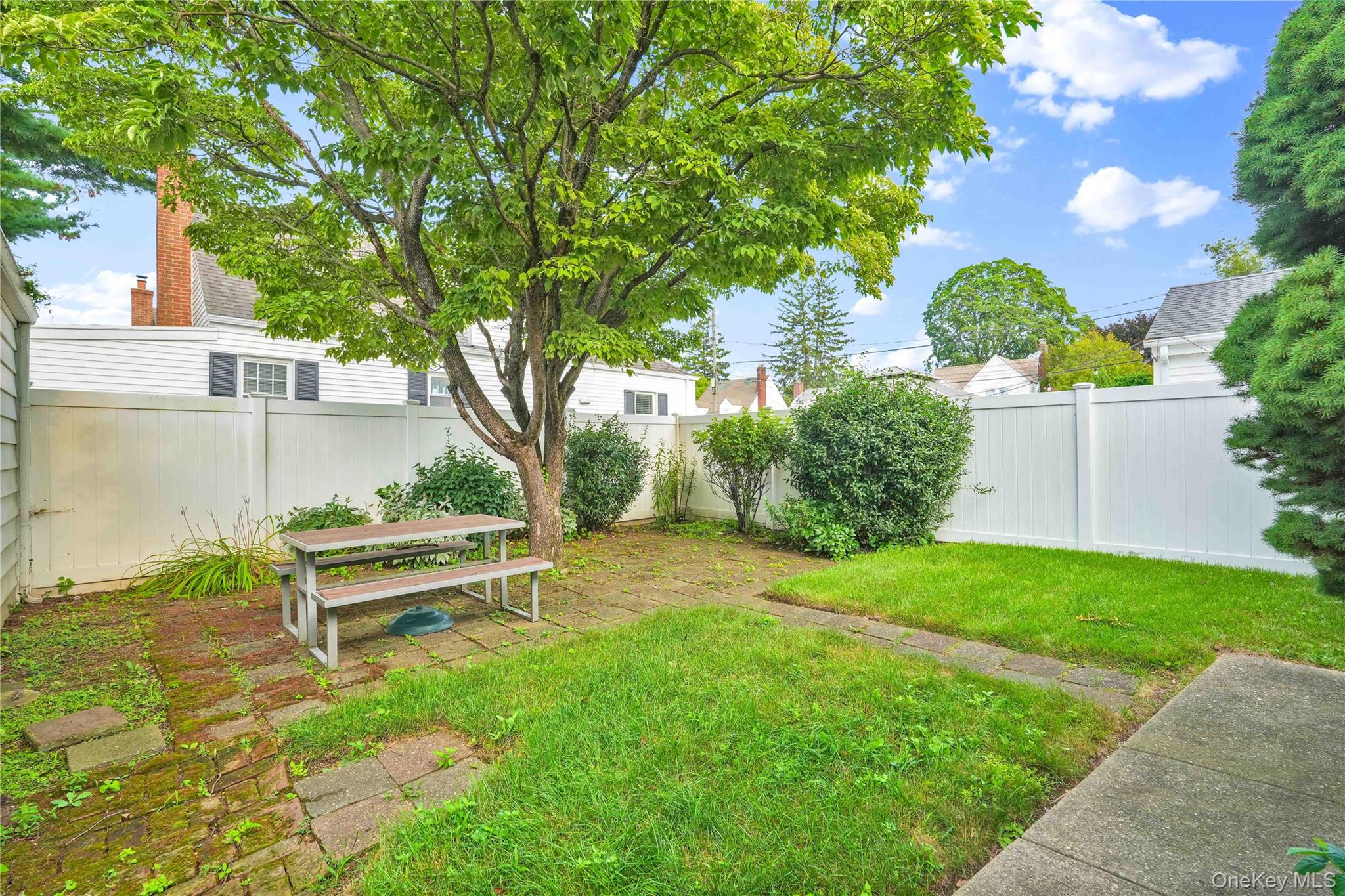 35 Mayfair Avenue Property Photo 18