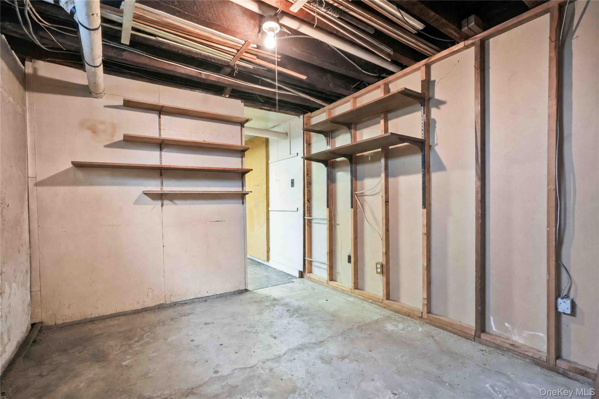 35 Mayfair Avenue Property Photo 20