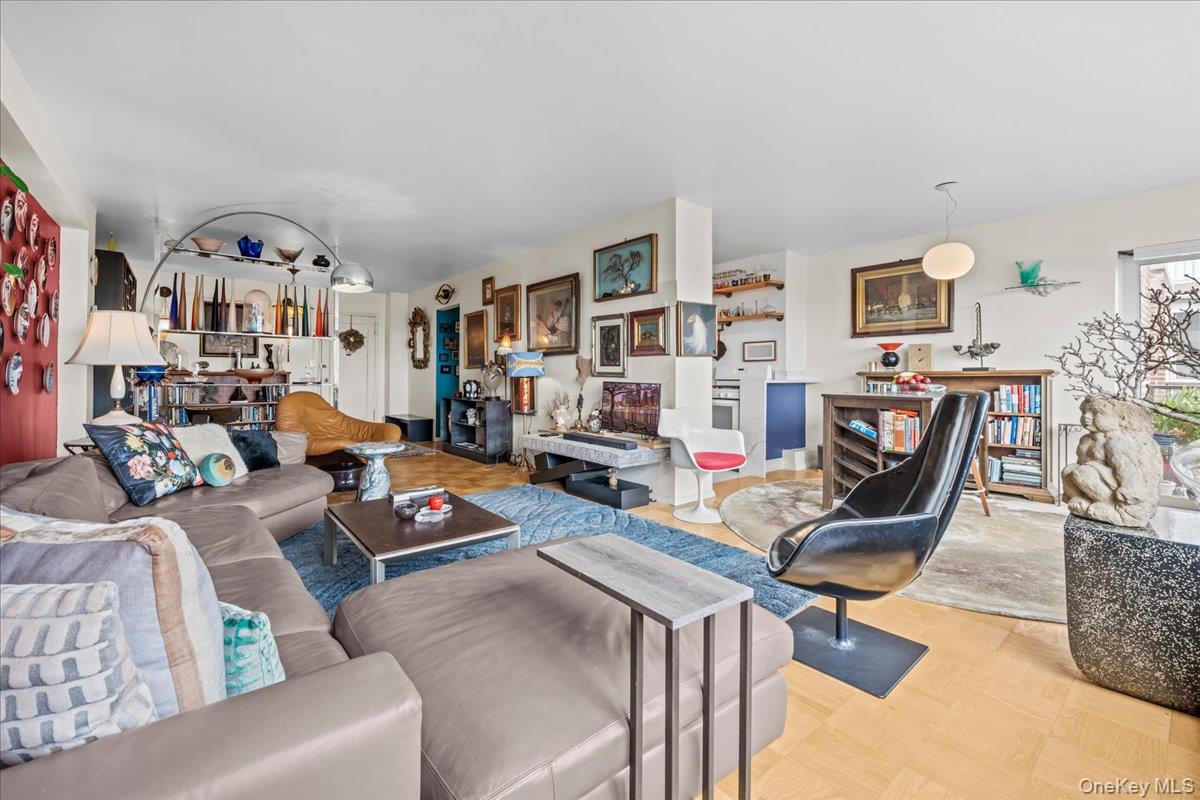 750 Kappock Street 1409 Property Photo 4