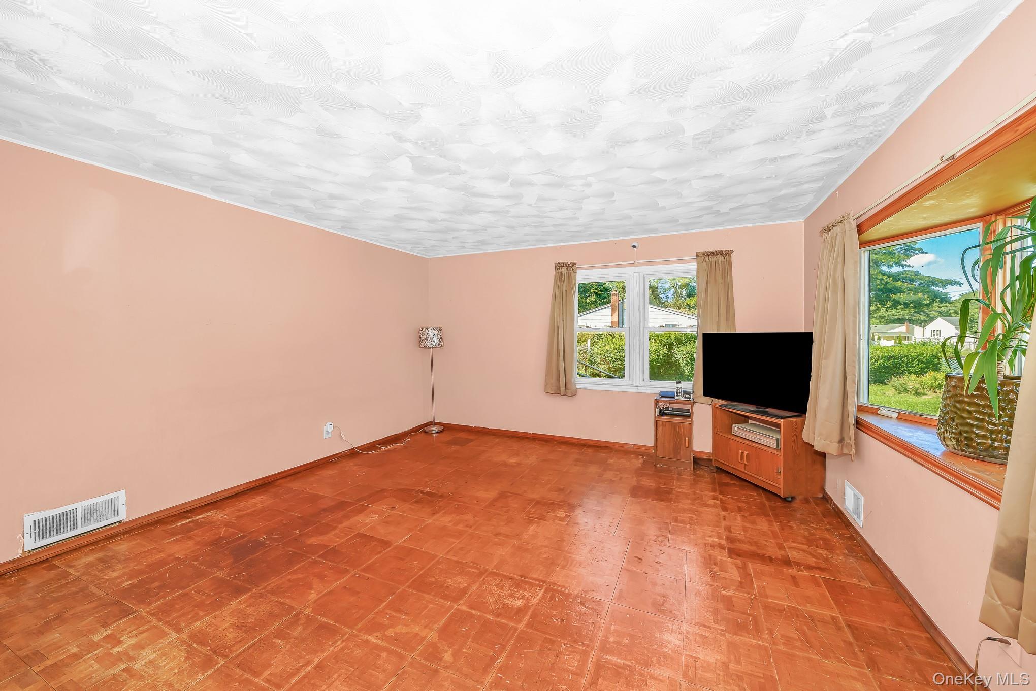 214 Root Avenue Property Photo 6