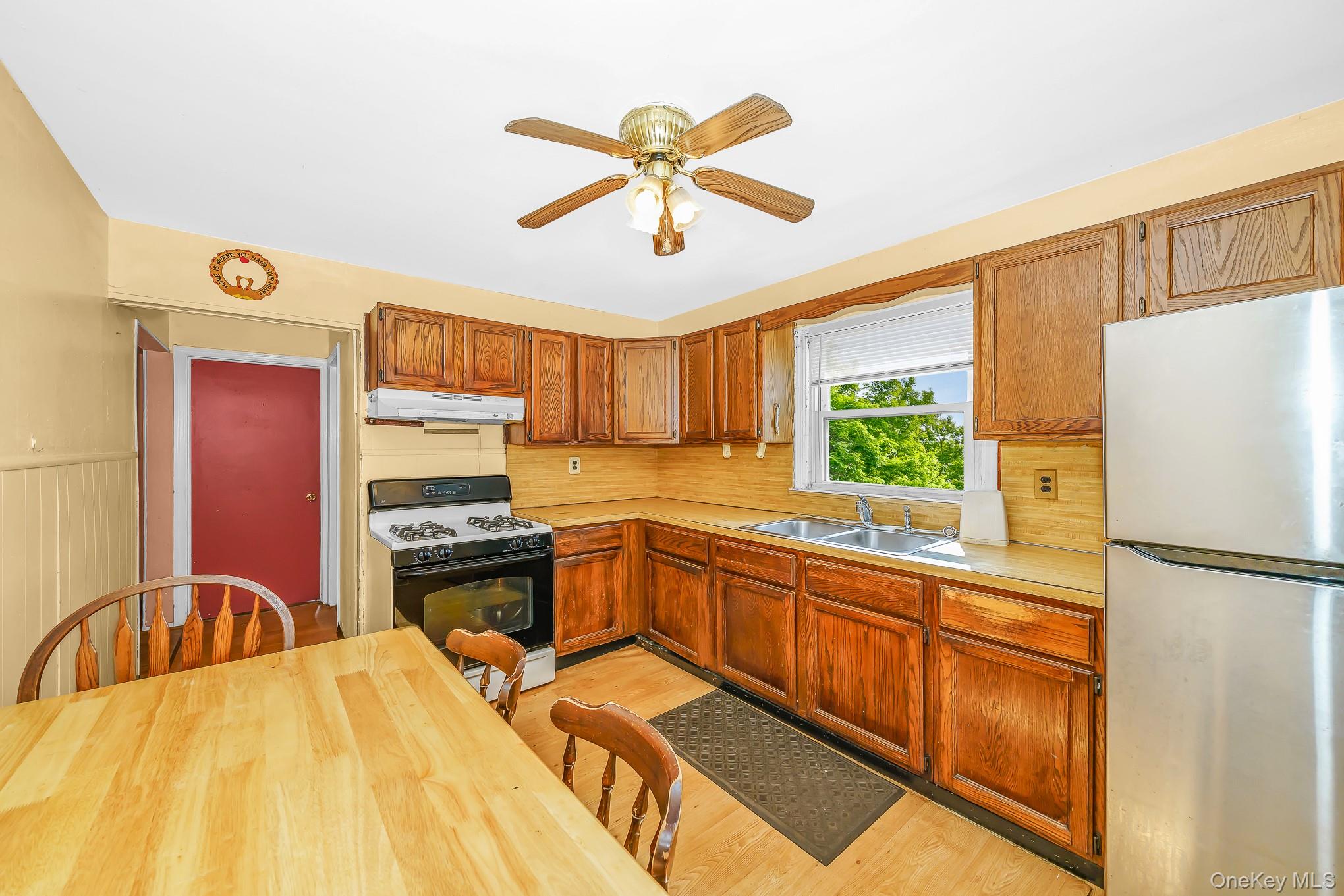 214 Root Avenue Property Photo 8
