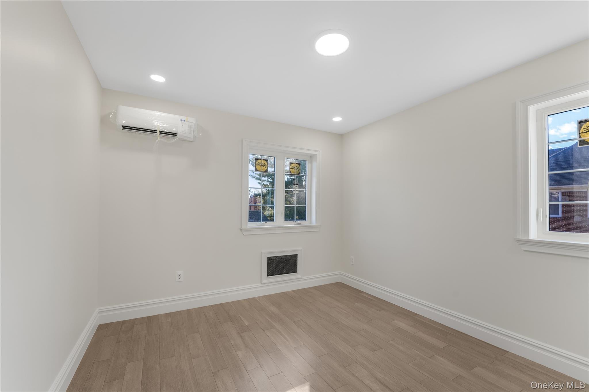 146-18 Laburnum Avenue Property Photo 23