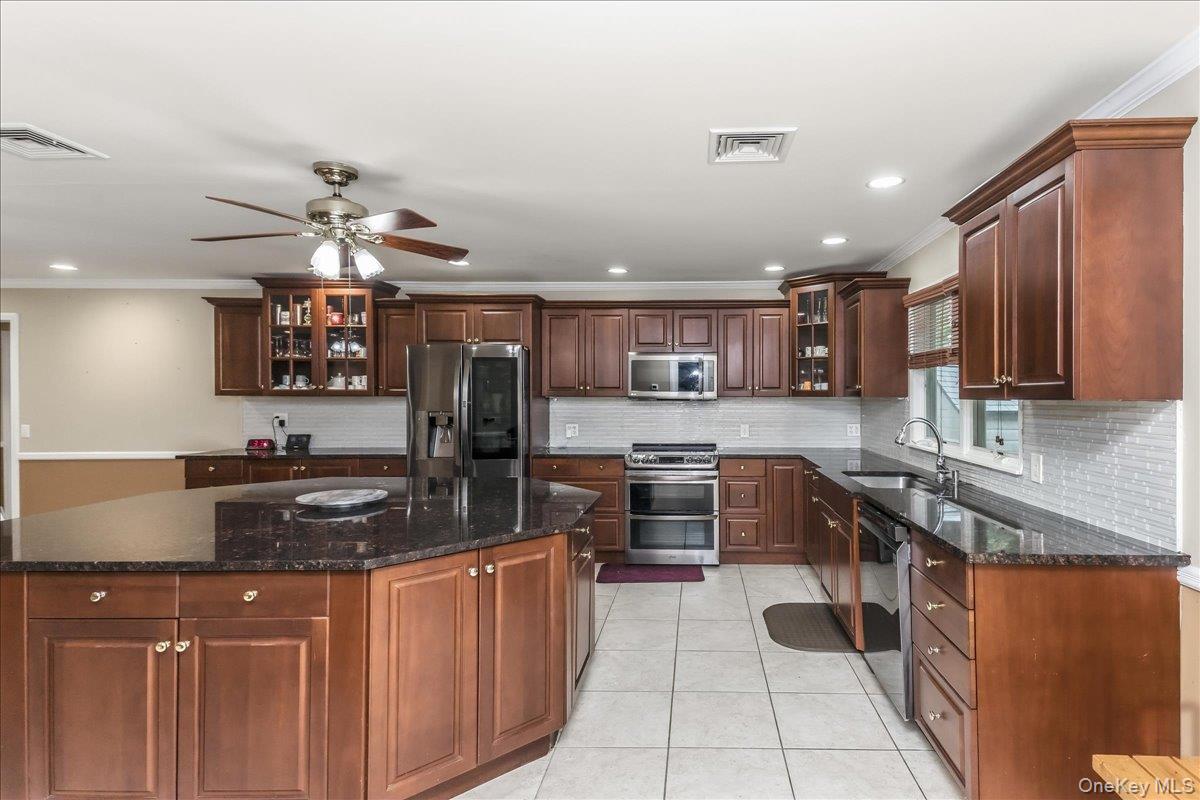 1091 Westminster Avenue Property Photo 12