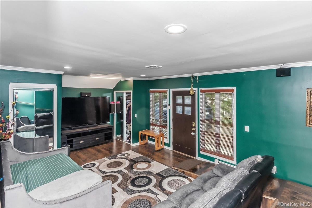 1091 Westminster Avenue Property Photo 18