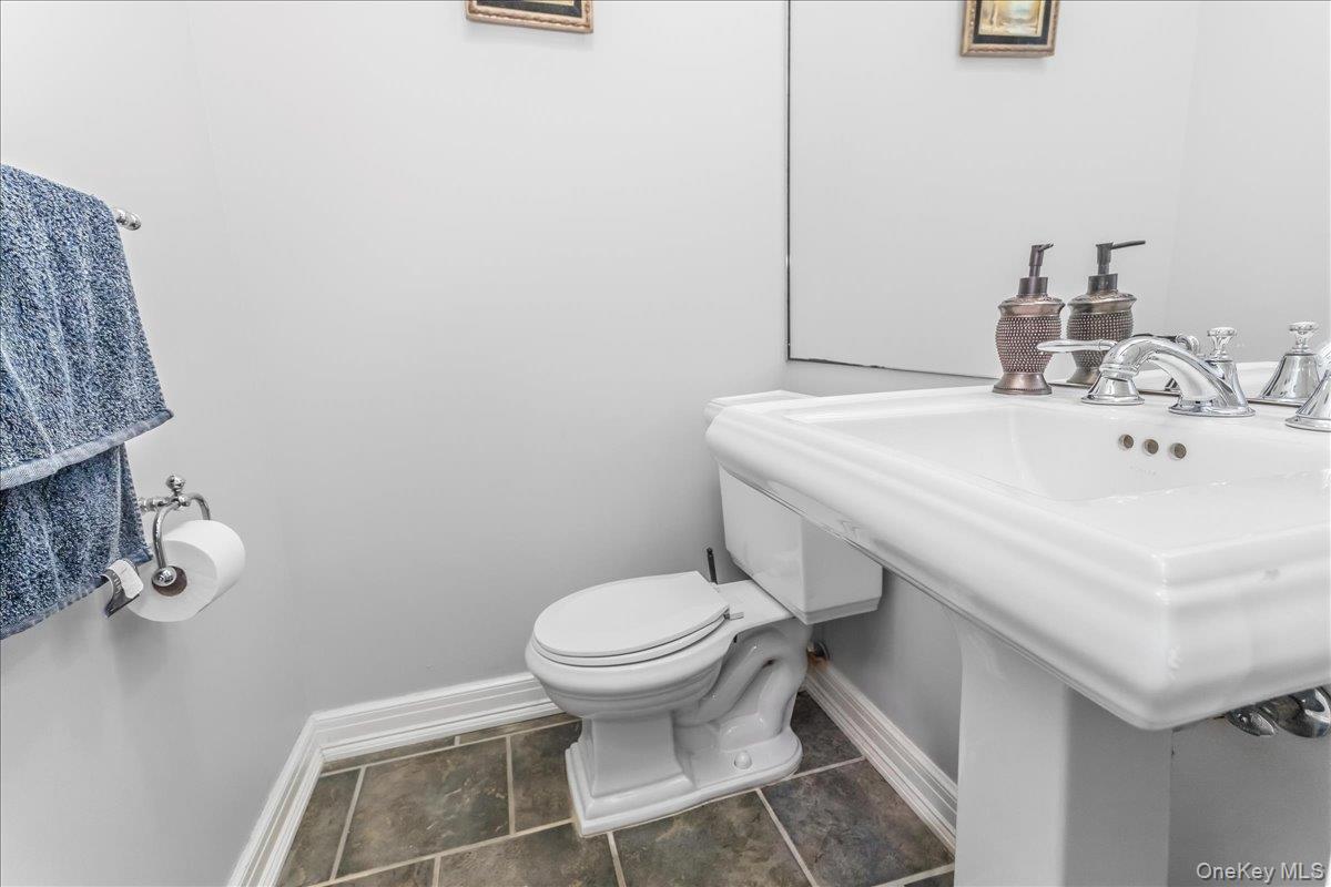 1091 Westminster Avenue Property Photo 19
