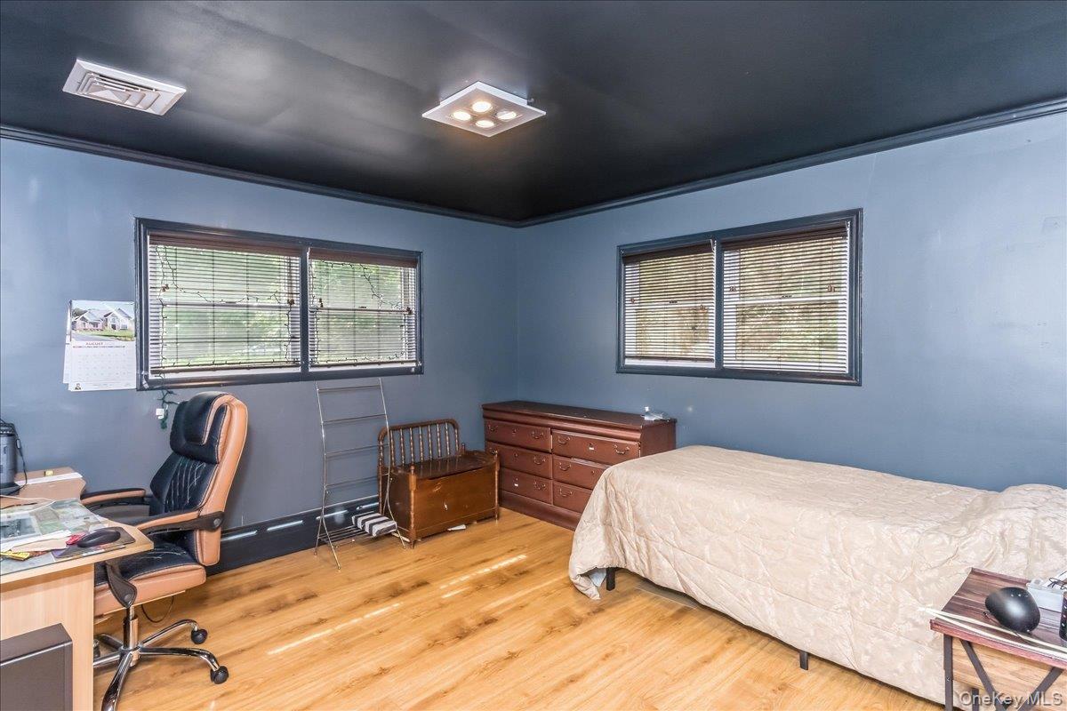 1091 Westminster Avenue Property Photo 22