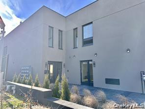 362 W Merrick Road 105 Property Photo 1