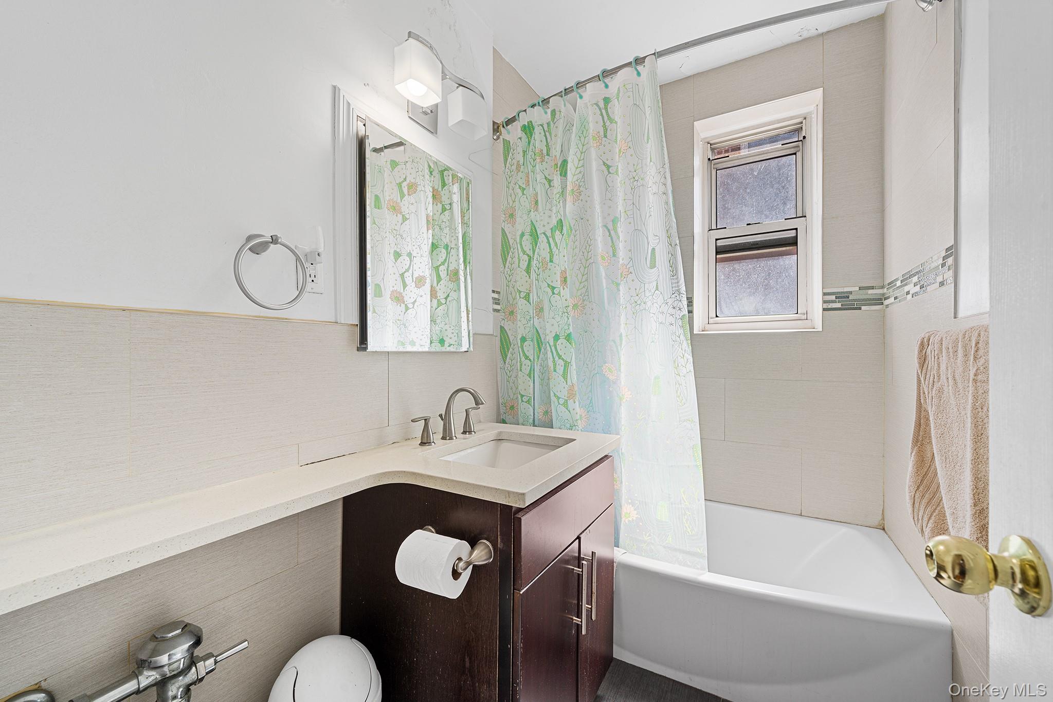 28-01 Union 5f Property Photo 10