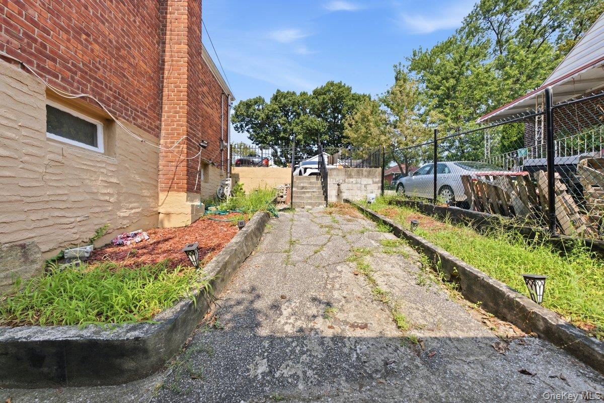 290 First Street Property Photo 24