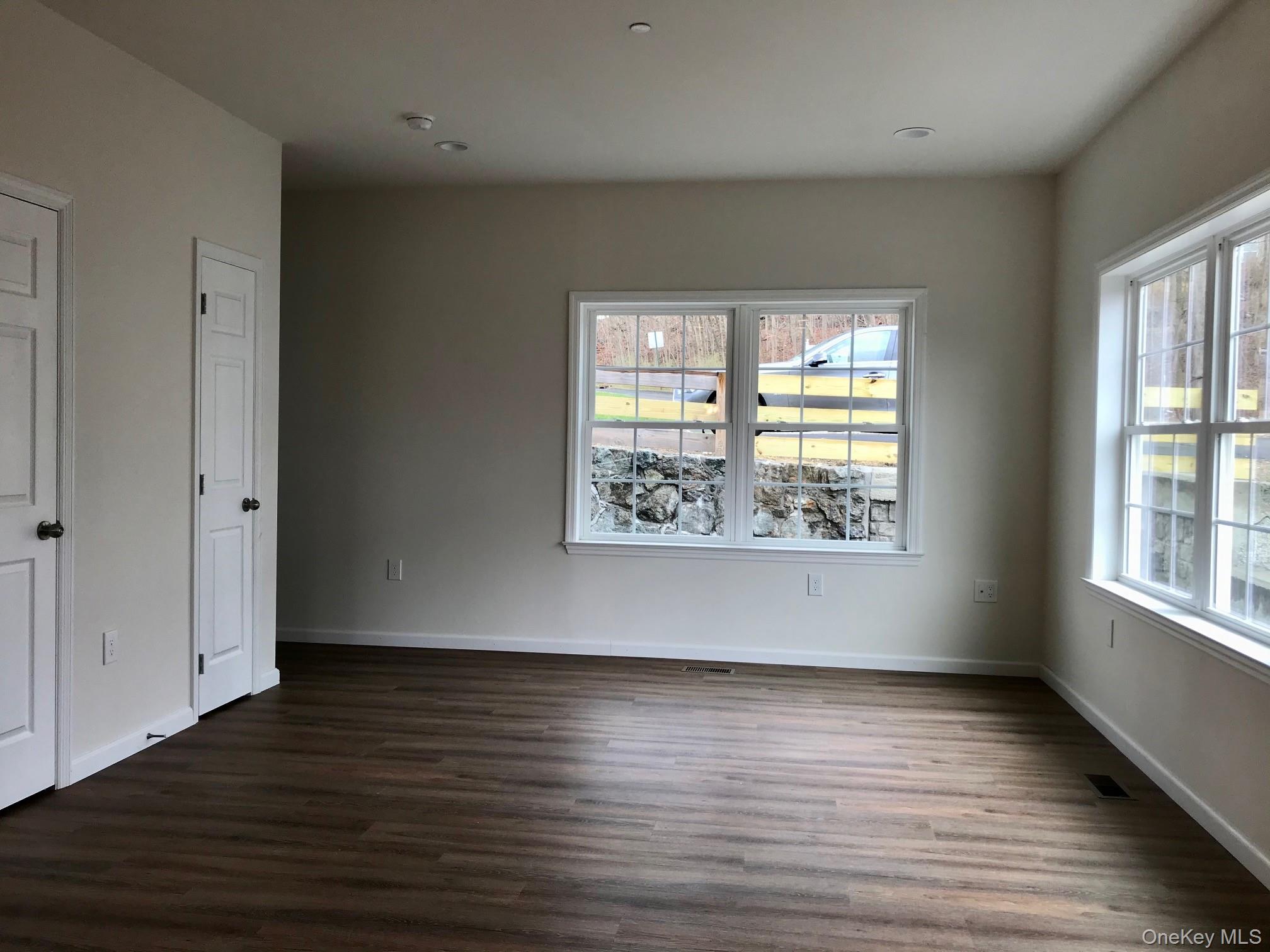 1004 N Division Street C Property Photo 6