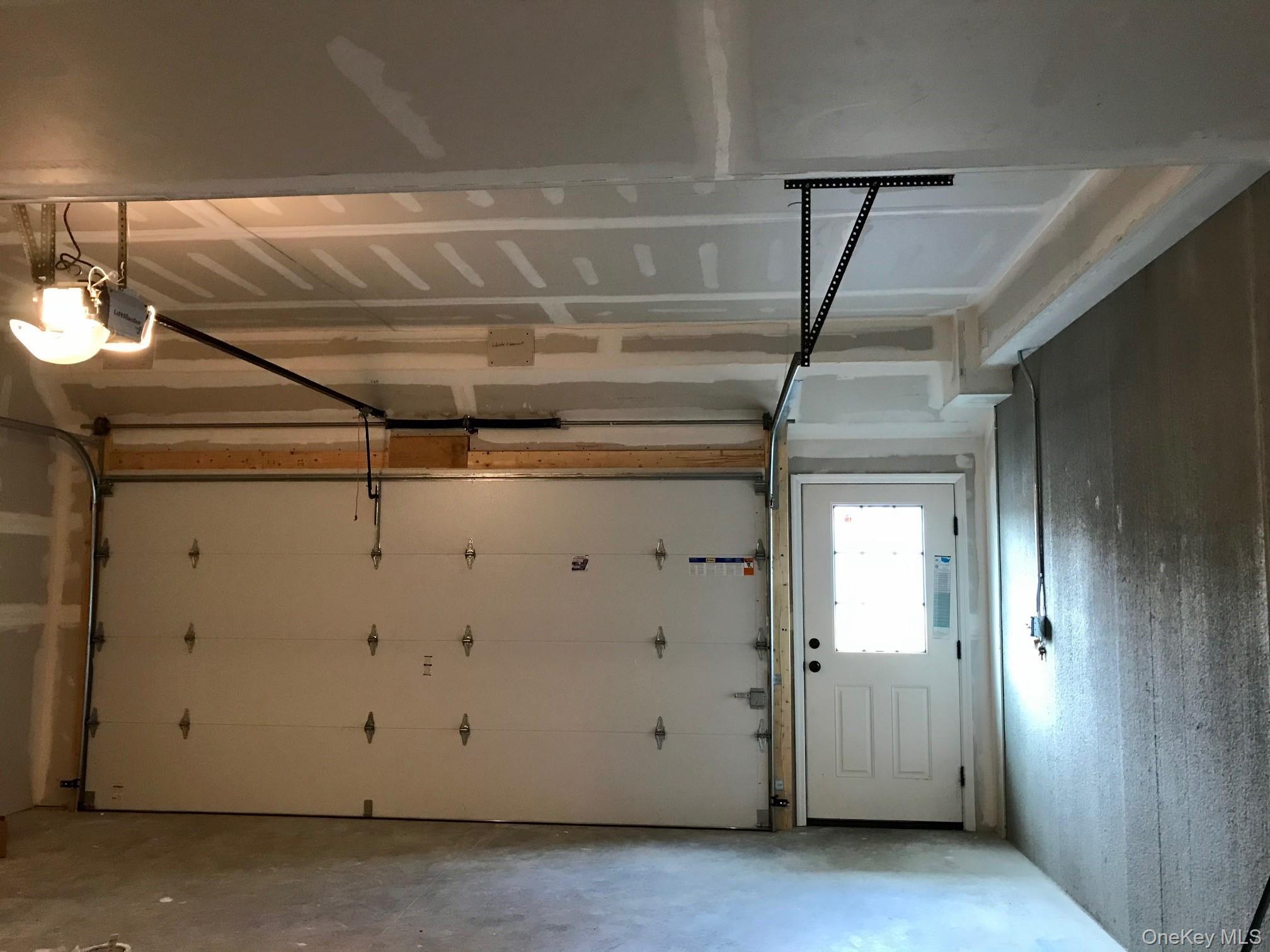 1004 N Division Street C Property Photo 16