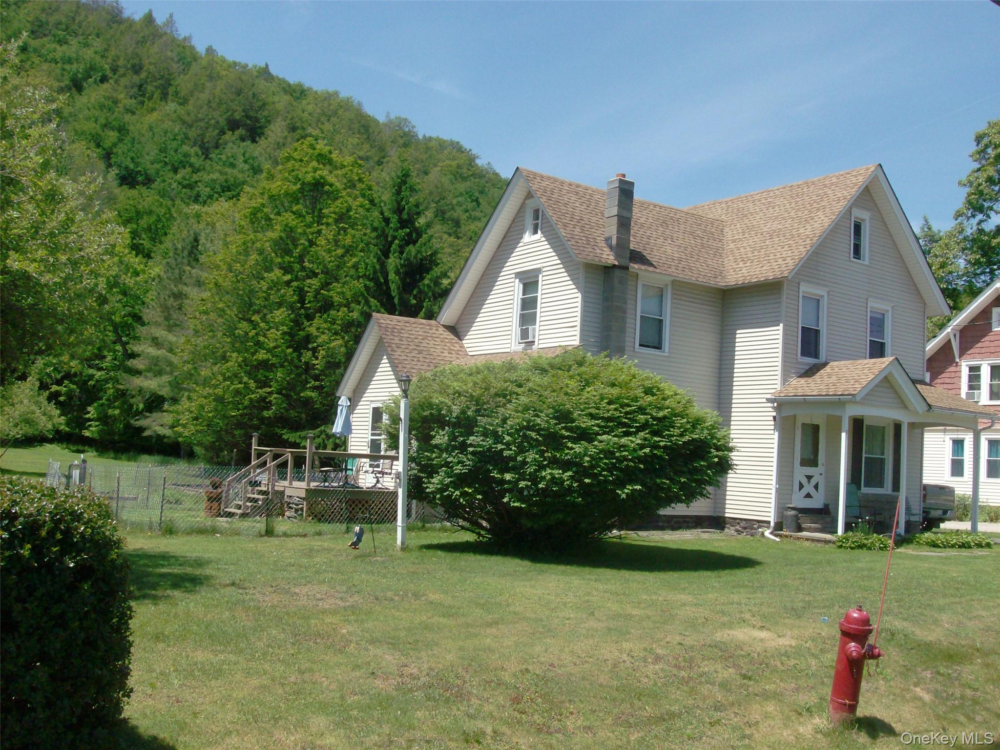 5 Riverside Drive Property Photo 3