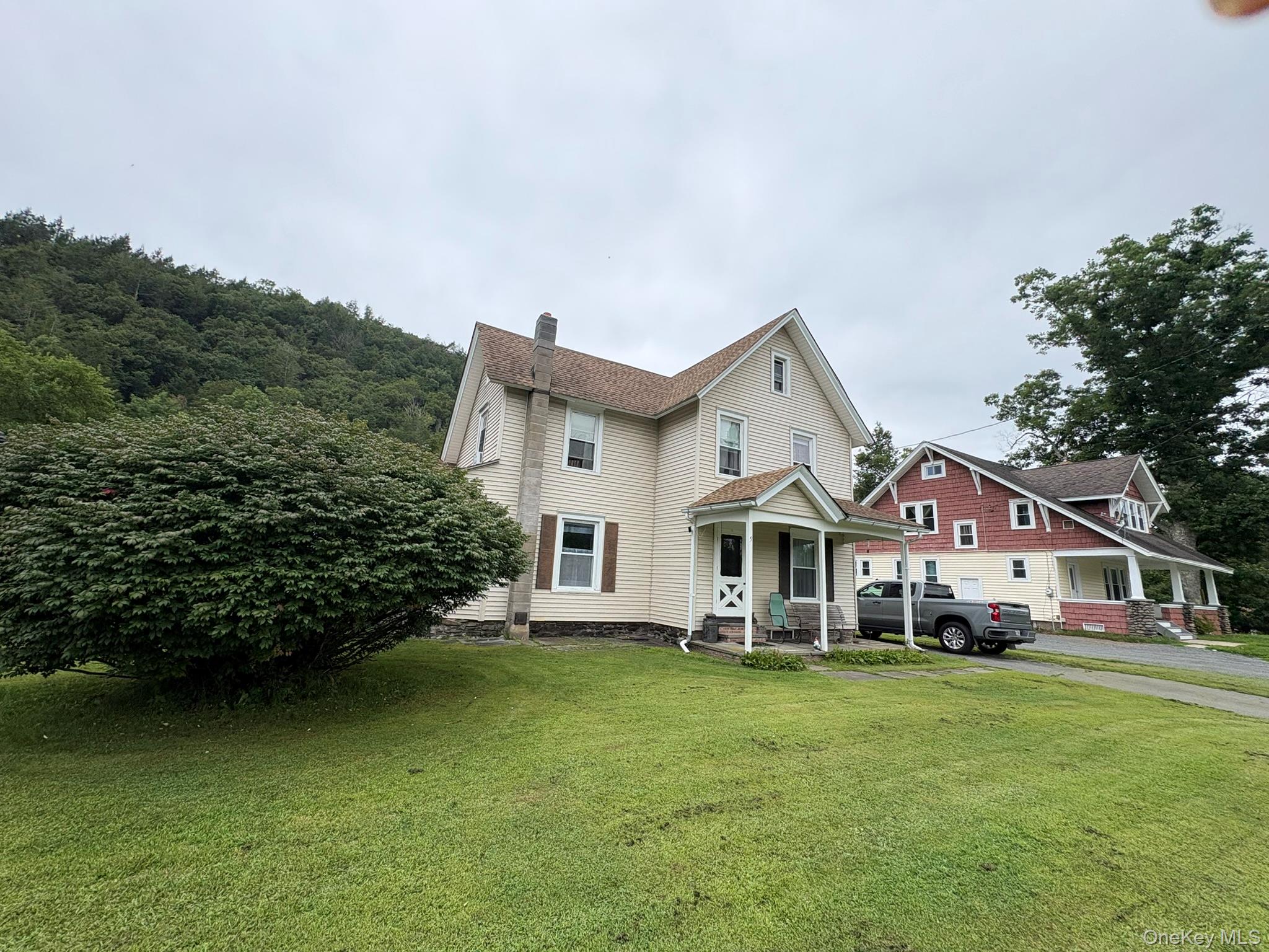 5 Riverside Drive Property Photo 5