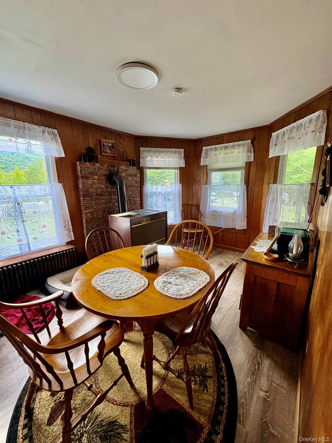 5 Riverside Drive Property Photo 8