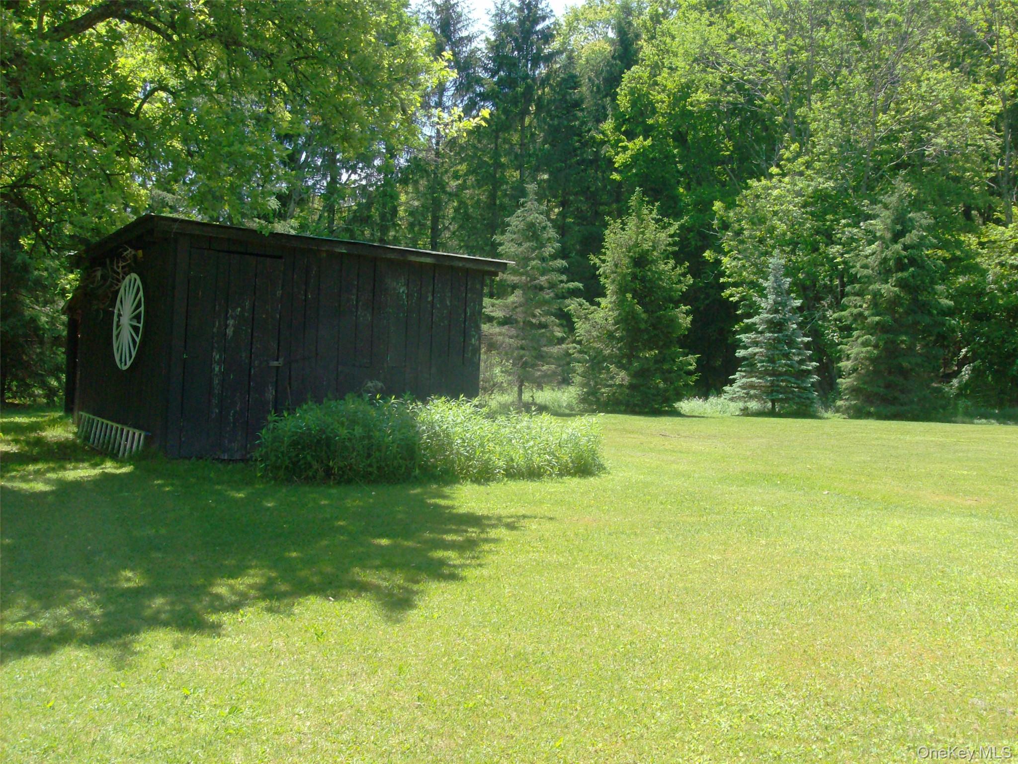 5 Riverside Drive Property Photo 23