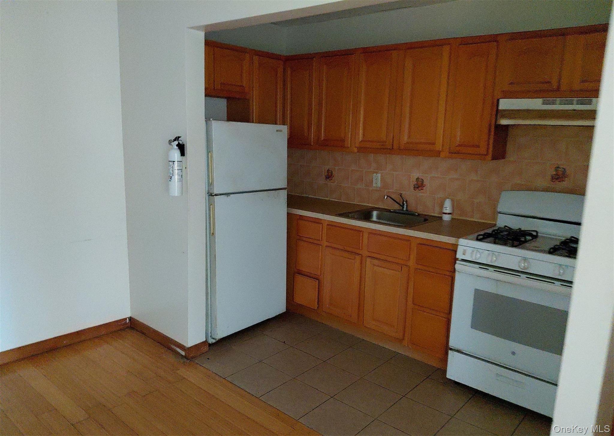 1338 Park Place Property Photo 4