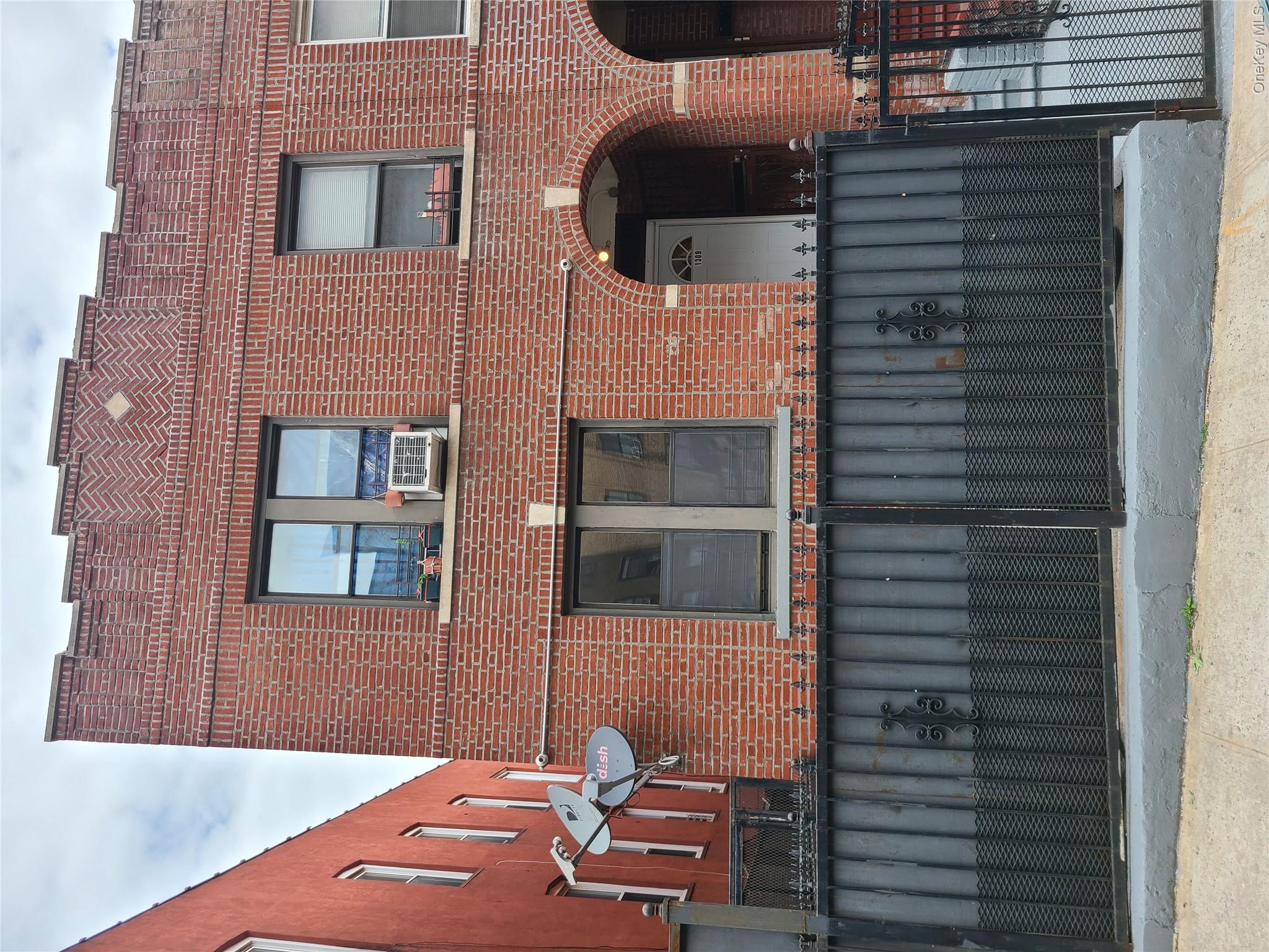 1309 Seneca Avenue Property Photo 1