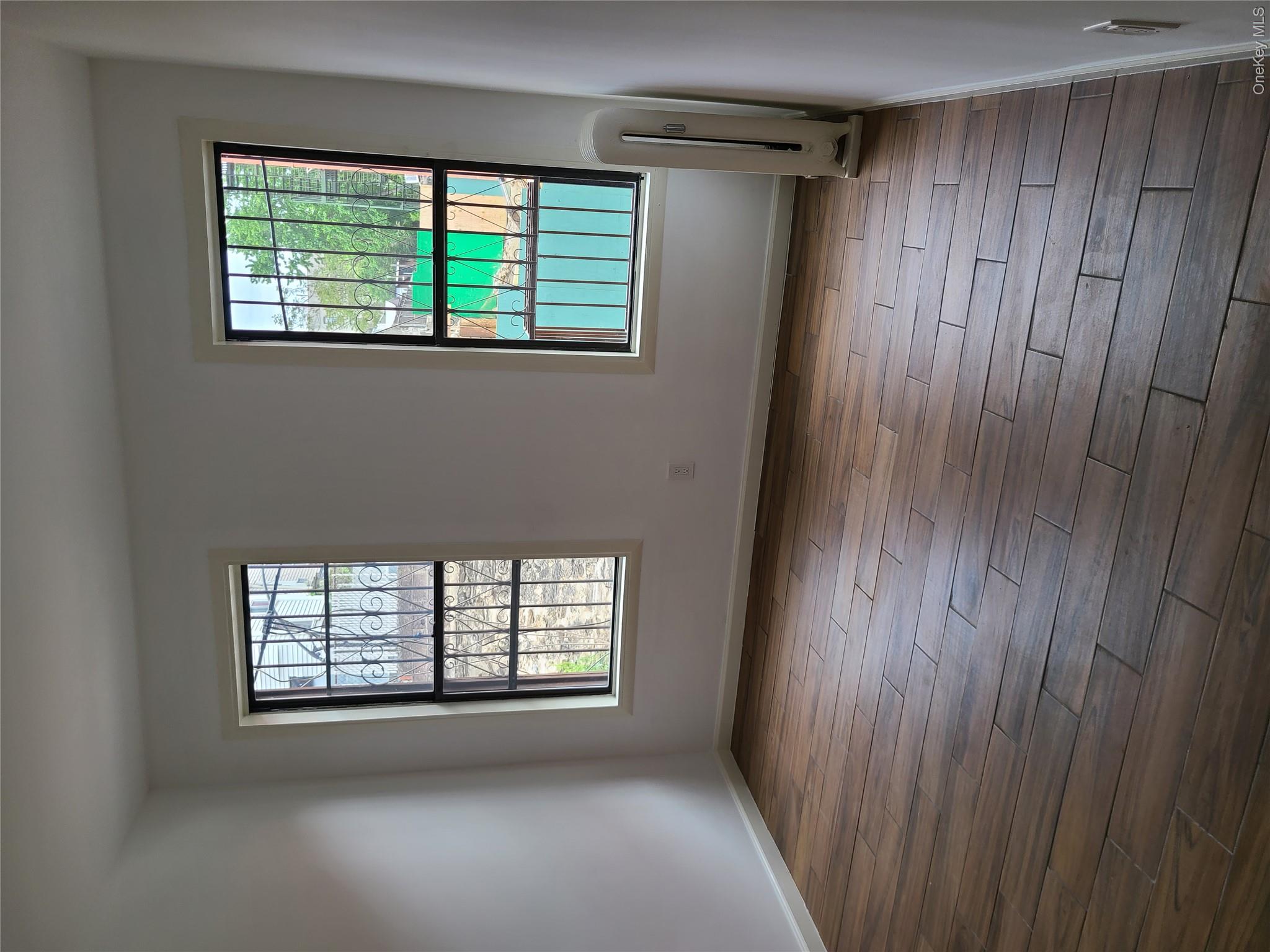 1309 Seneca Avenue Property Photo 10