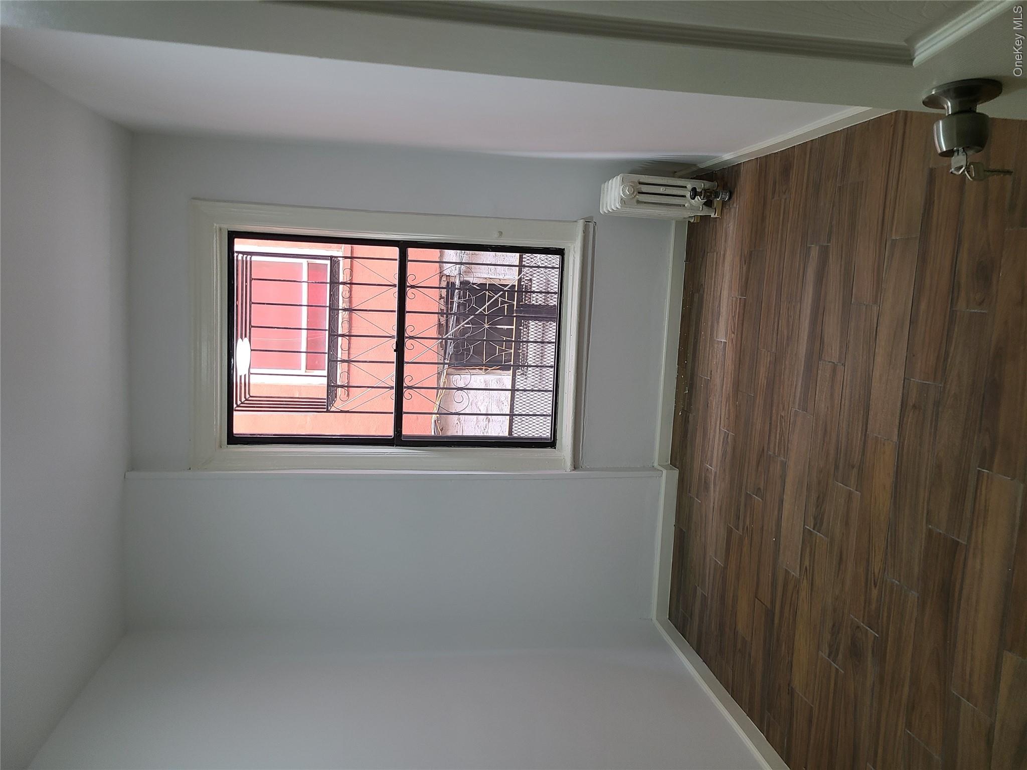 1309 Seneca Avenue Property Photo 12