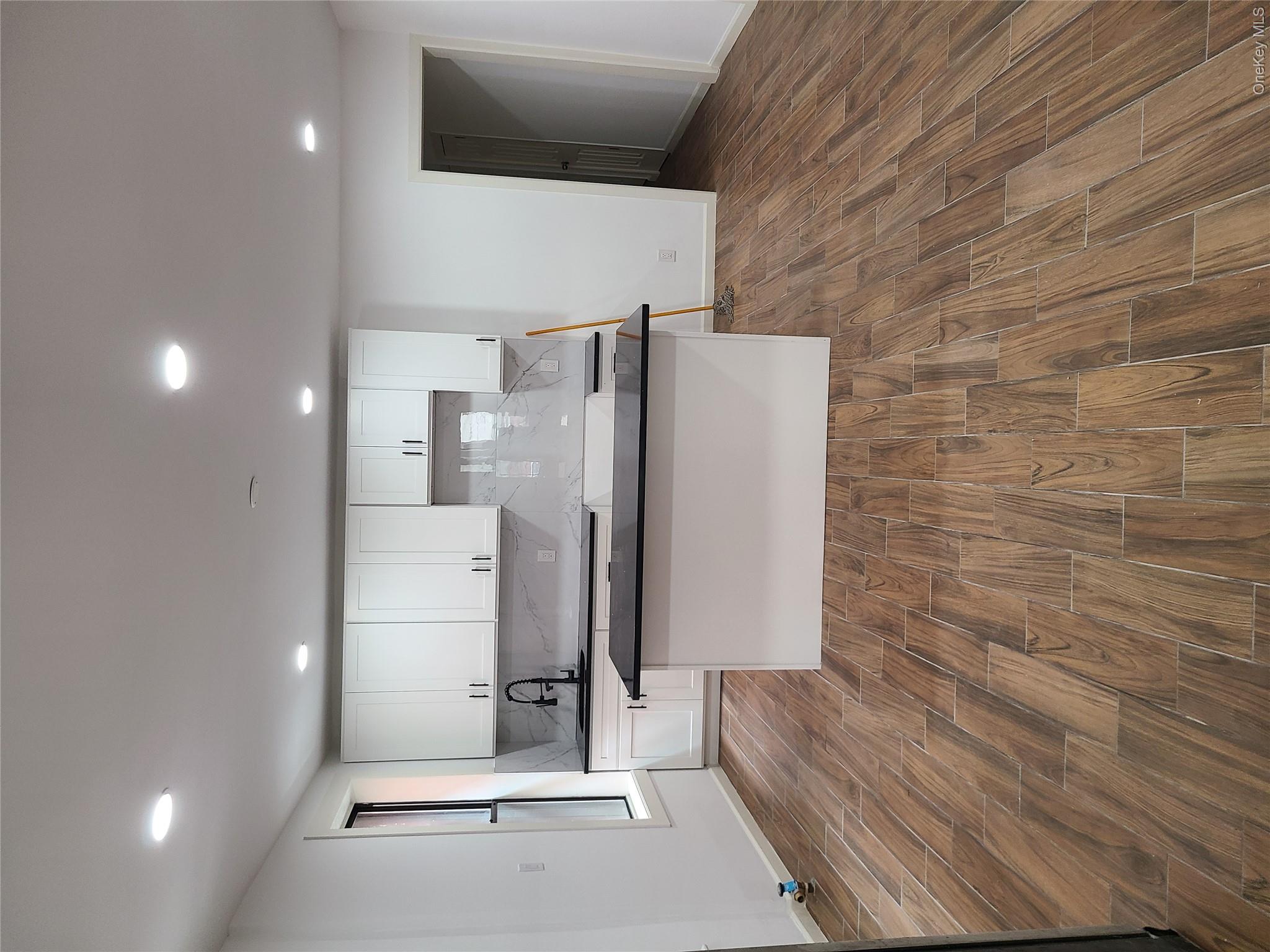 1309 Seneca Avenue Property Photo 18