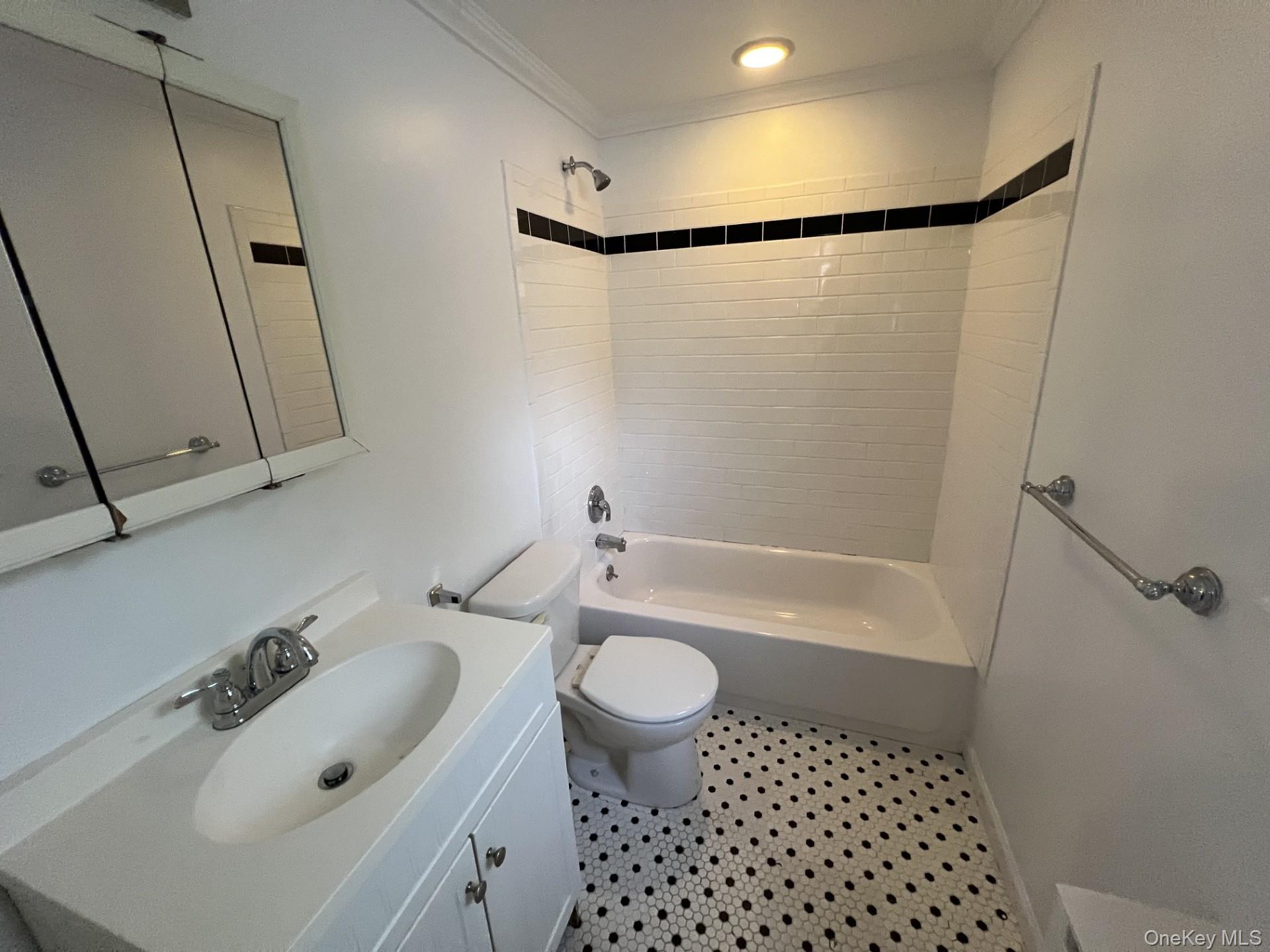 166a Frost Pond Property Photo 3