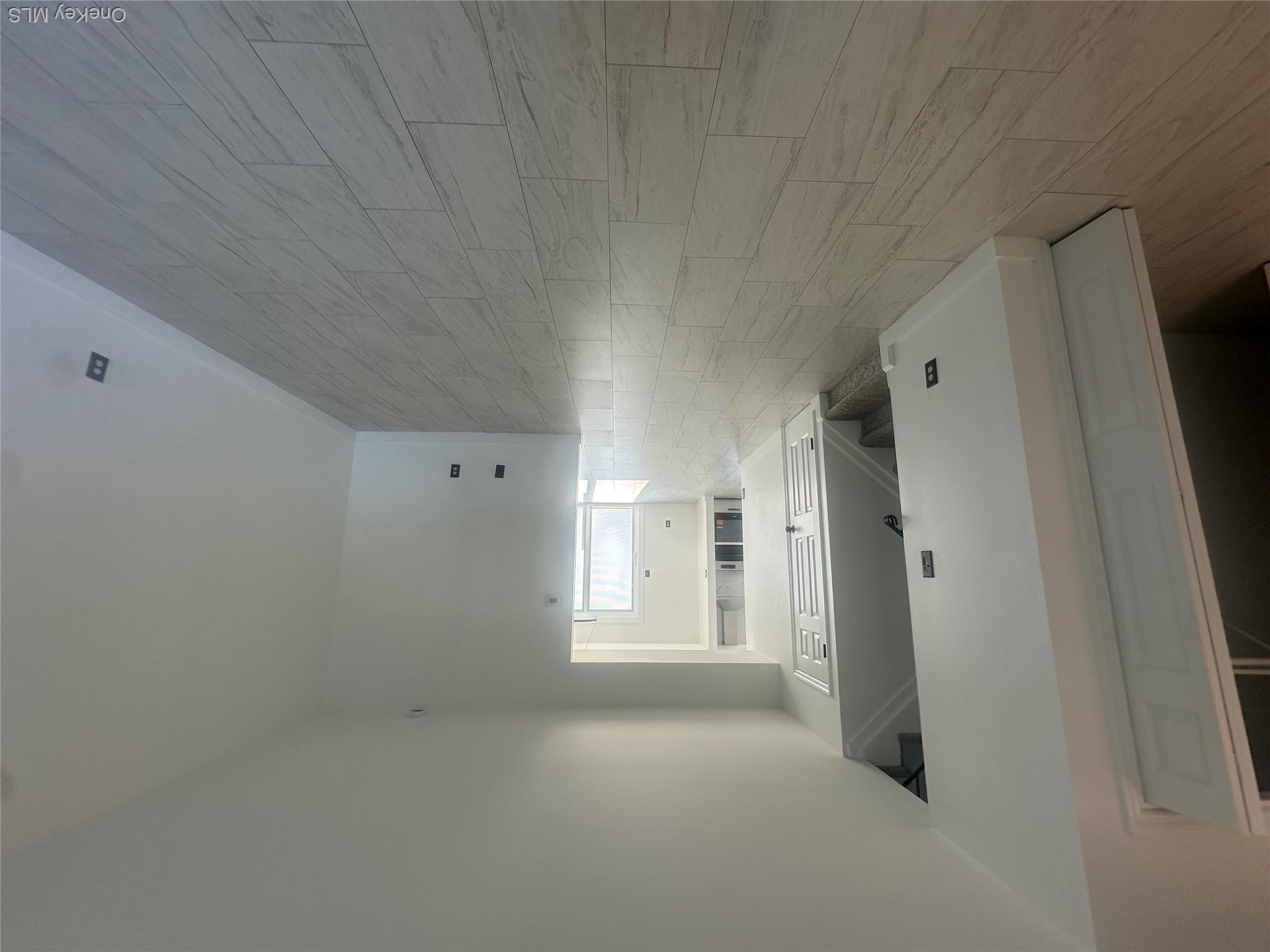 256 Quassaick Avenue Property Photo 4