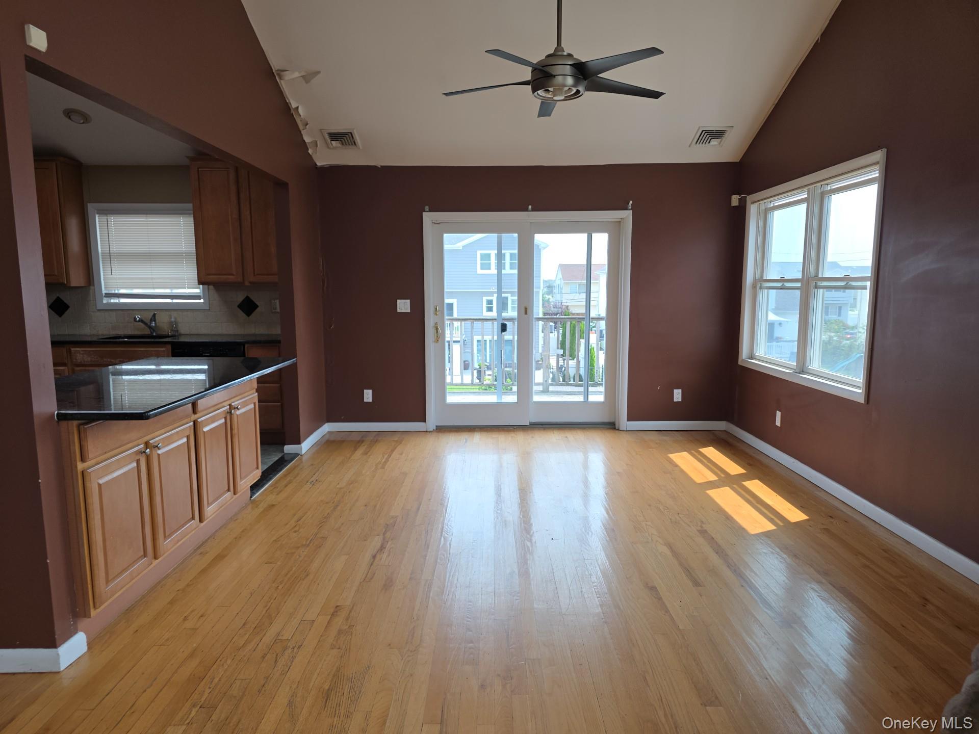 2871 Shore Road Property Photo 8