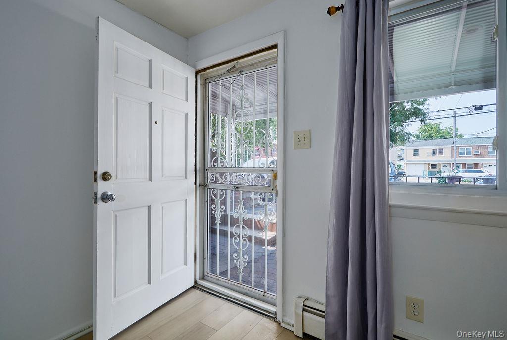 268 Throggs Neck Boulevard Property Photo 7