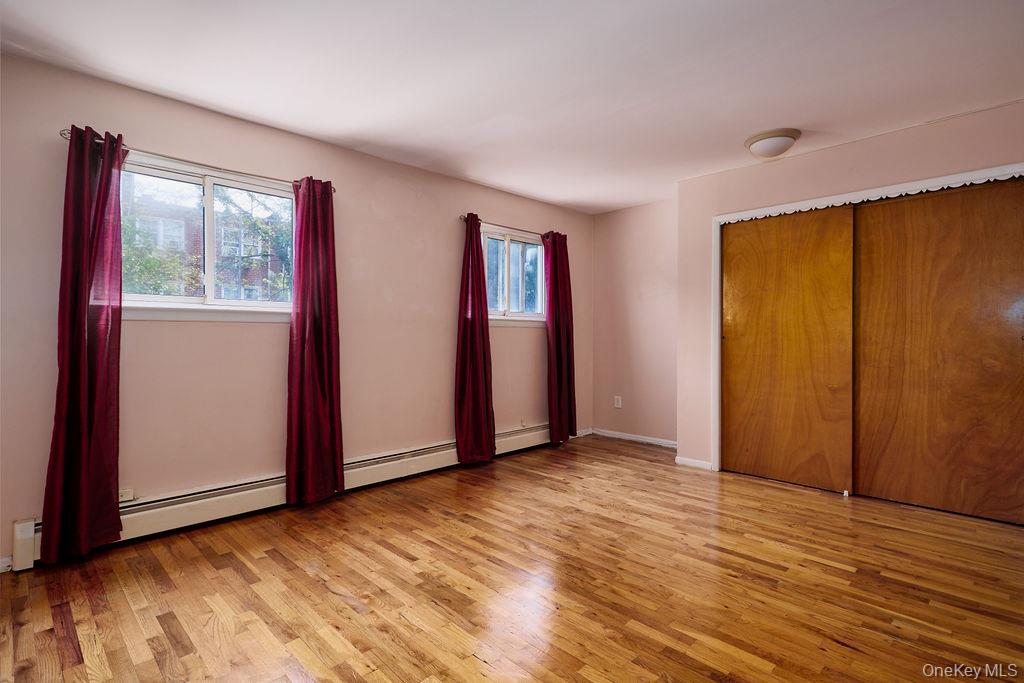 268 Throggs Neck Boulevard Property Photo 15