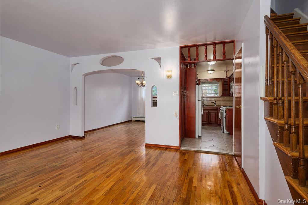 268 Throggs Neck Boulevard Property Photo 19
