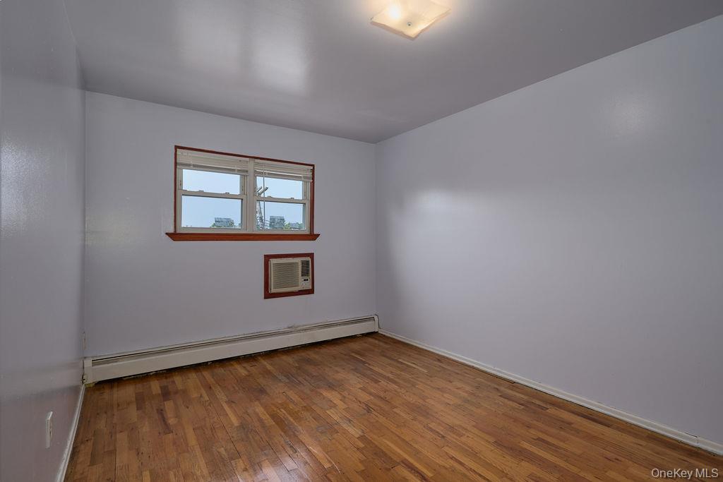 268 Throggs Neck Boulevard Property Photo 35