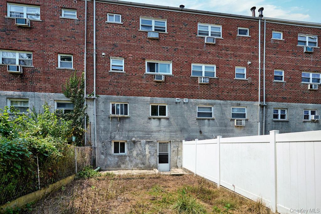 268 Throggs Neck Boulevard Property Photo 45
