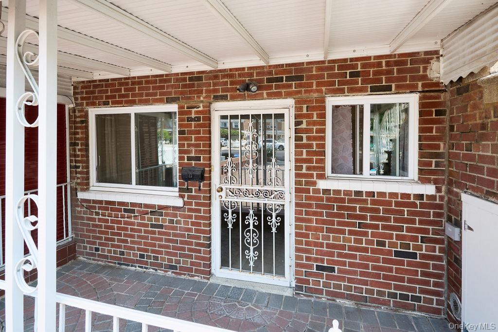 268 Throggs Neck Boulevard Property Photo 49