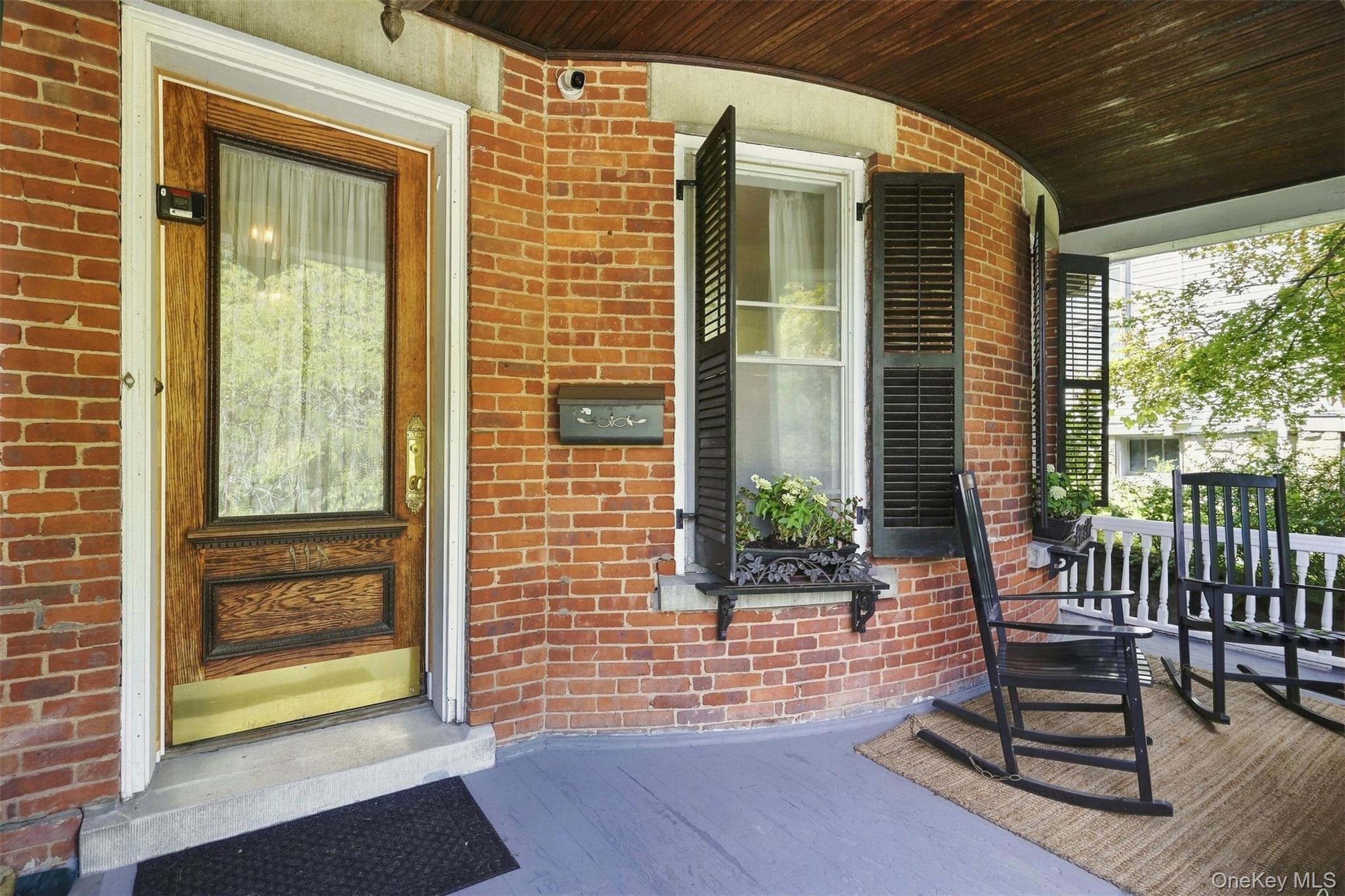 111 S Hamilton Street Property Photo 5