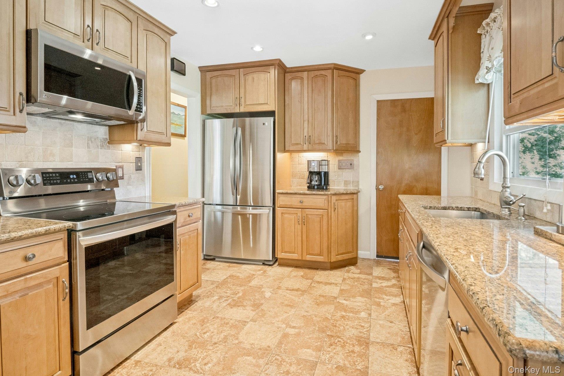 874 Linda Avenue Property Photo 10