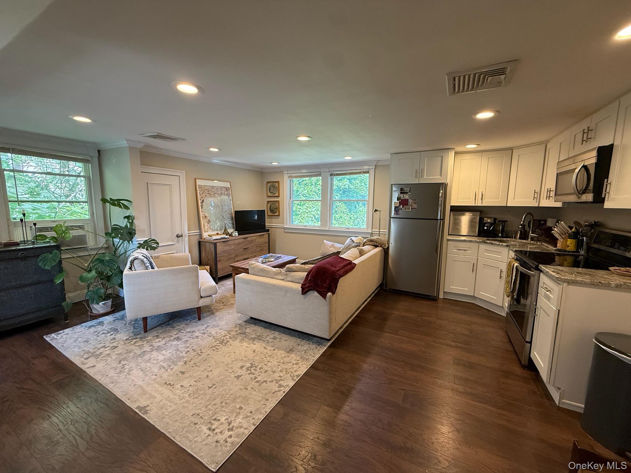 101 Elm Street Property Photo 6