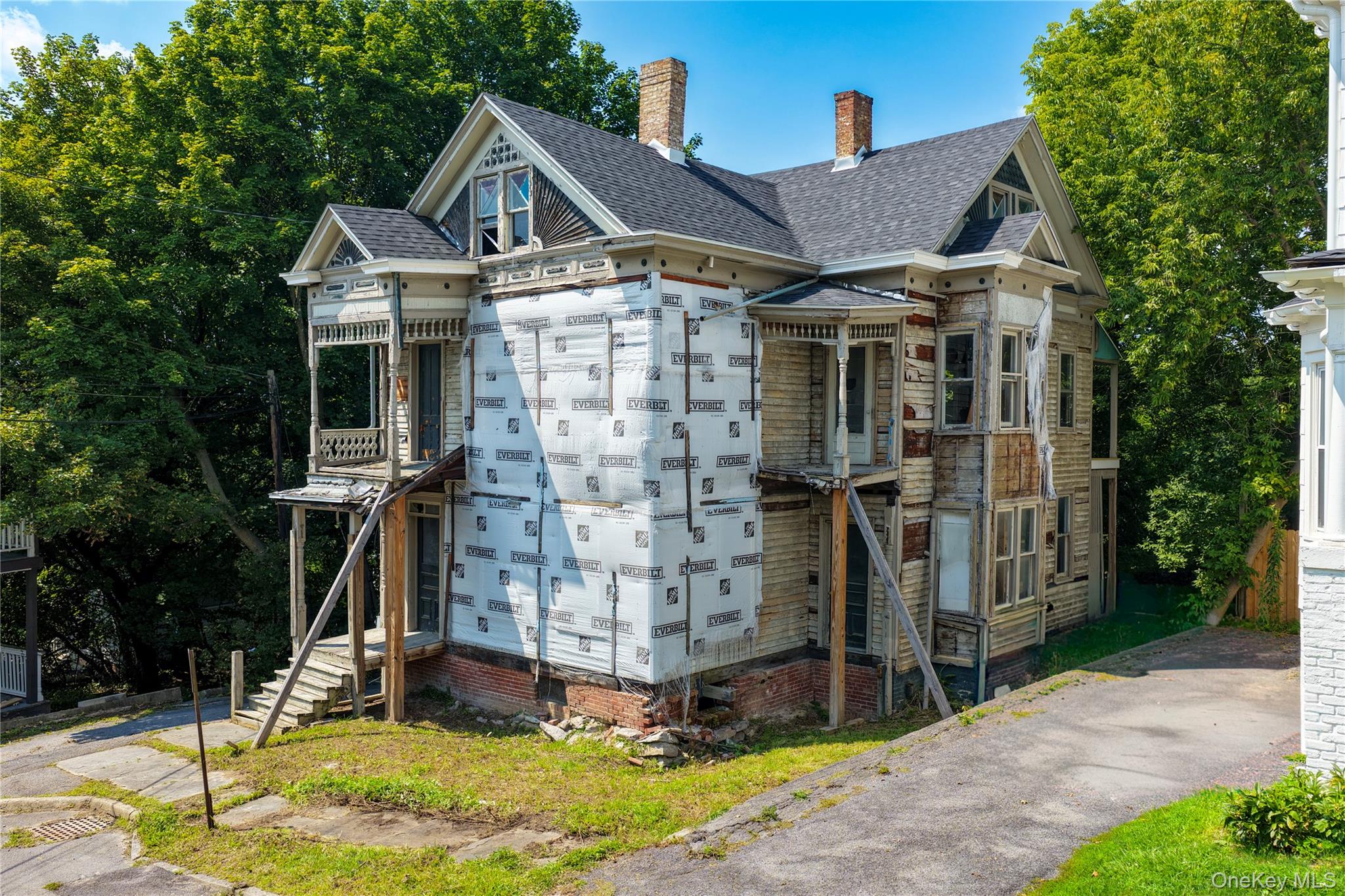 11 Summit Avenue Property Photo 1