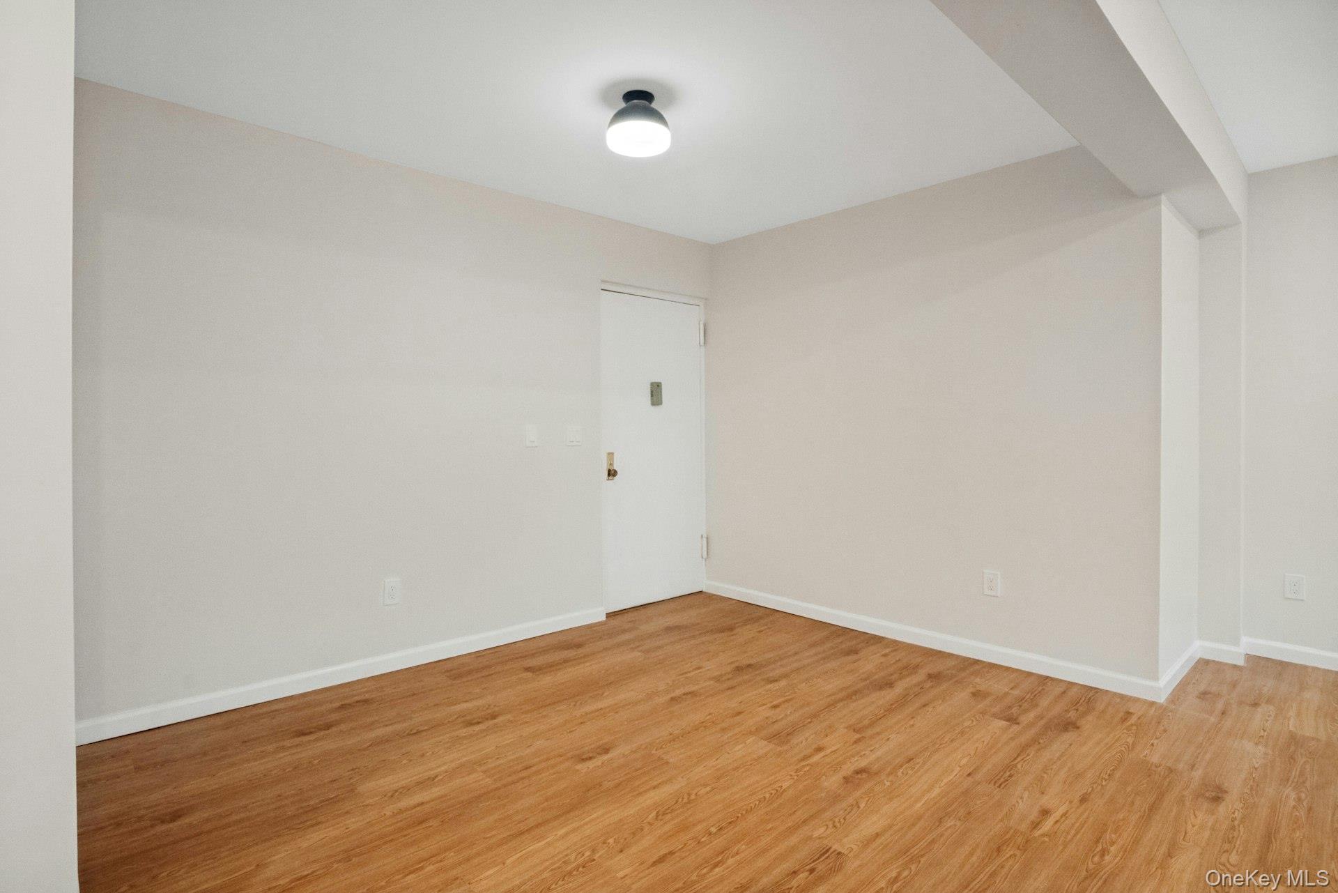 180 E Hartsdale Avenue 1e Property Photo 3