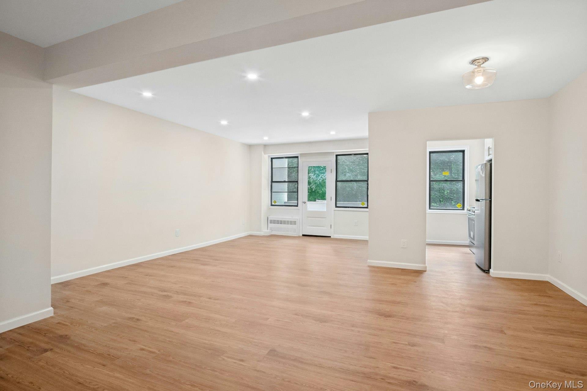 180 E Hartsdale Avenue 1e Property Photo 5