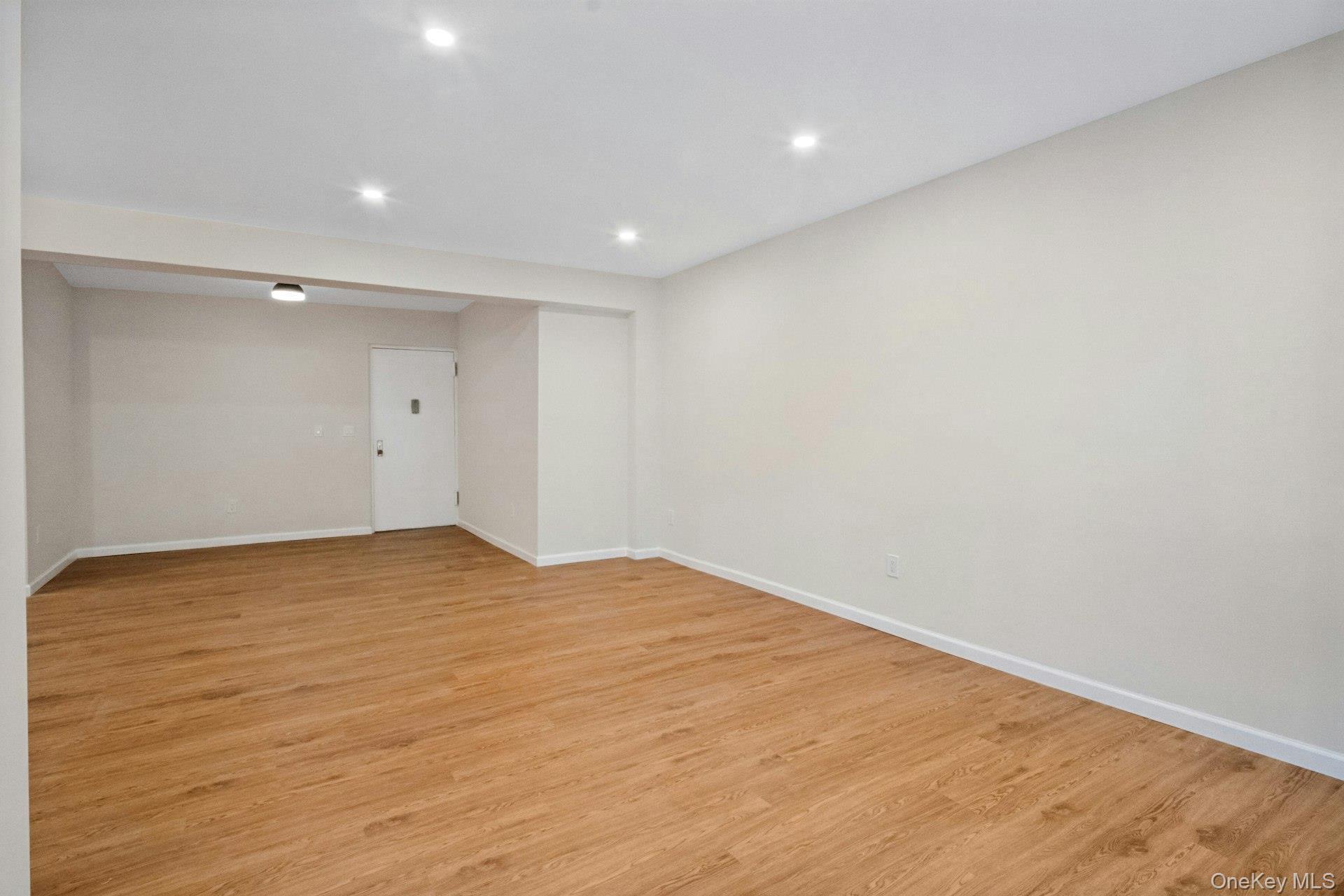 180 E Hartsdale Avenue 1e Property Photo 9