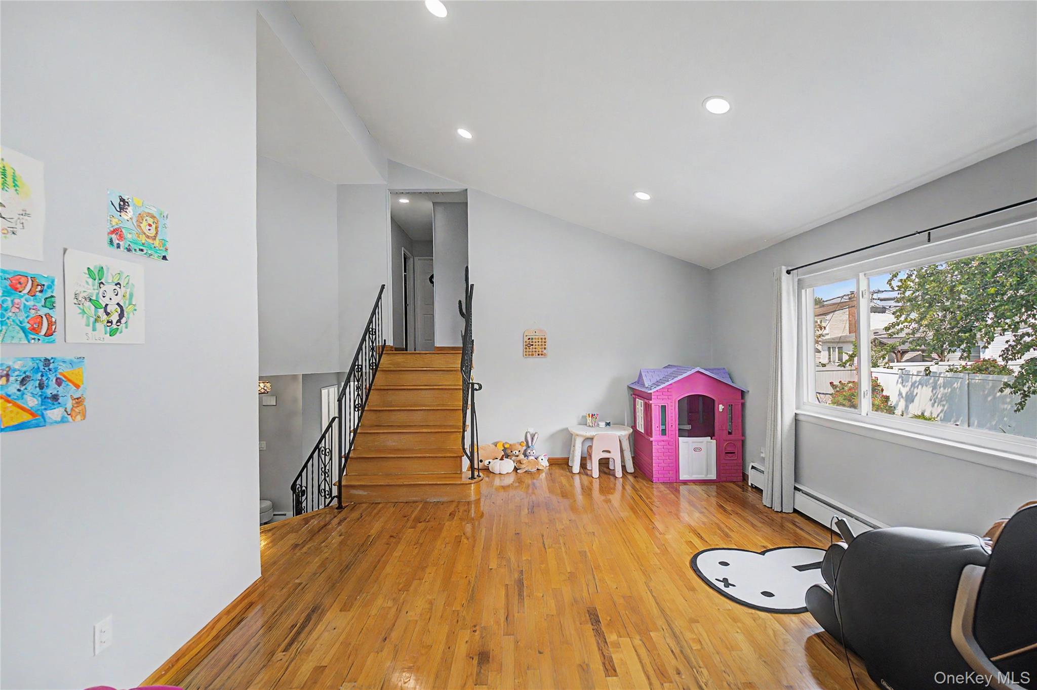 16 Hunt Place Property Photo 18