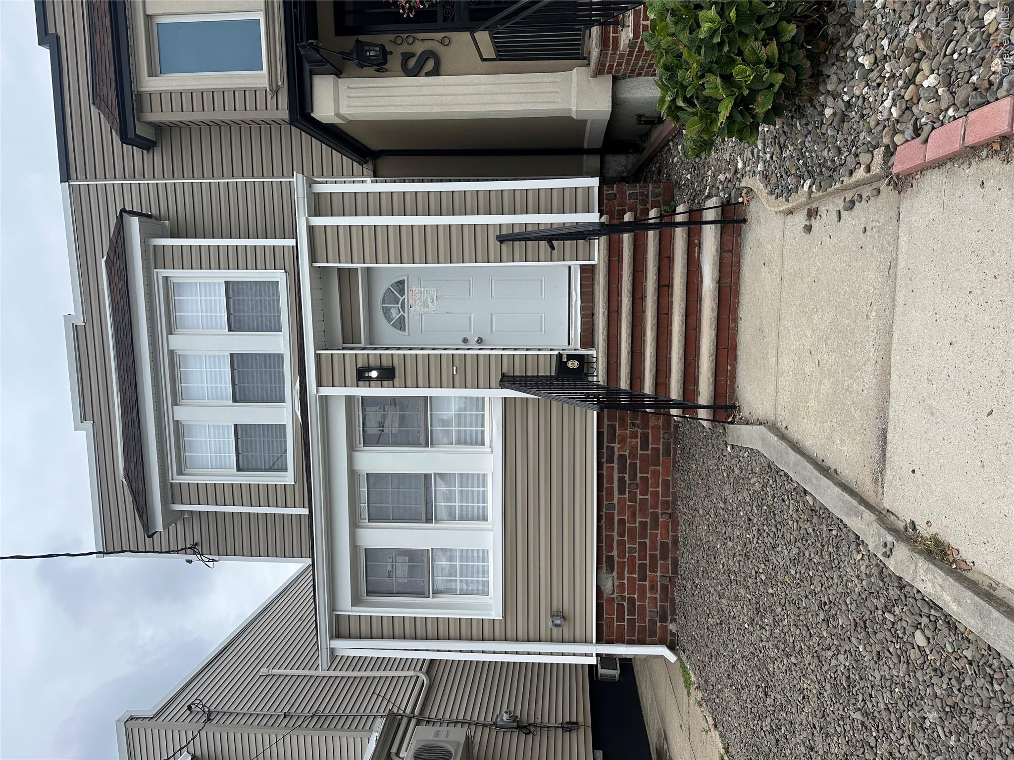 6918 69th Street Property Photo 1