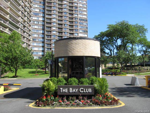 2 Bay Club Drive 19h Property Photo 3