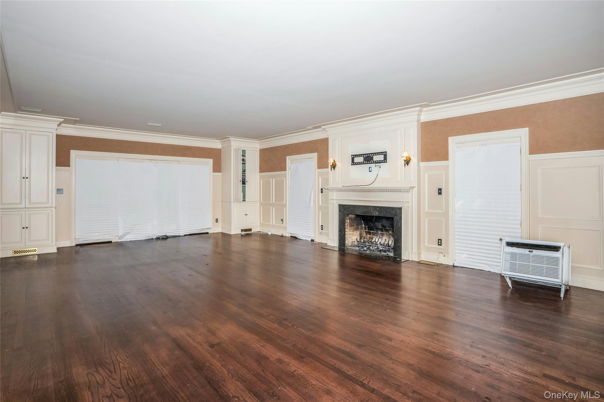 140 Cove Neck Road Property Photo 6